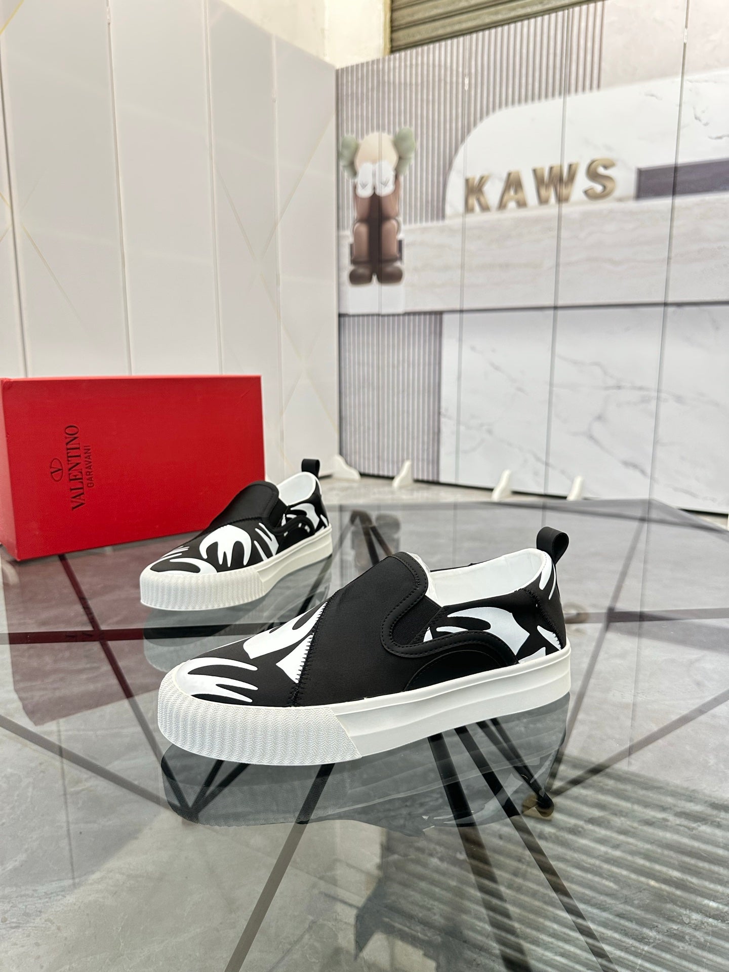 LuxluxHouse Best Quality Shoes Valentino
