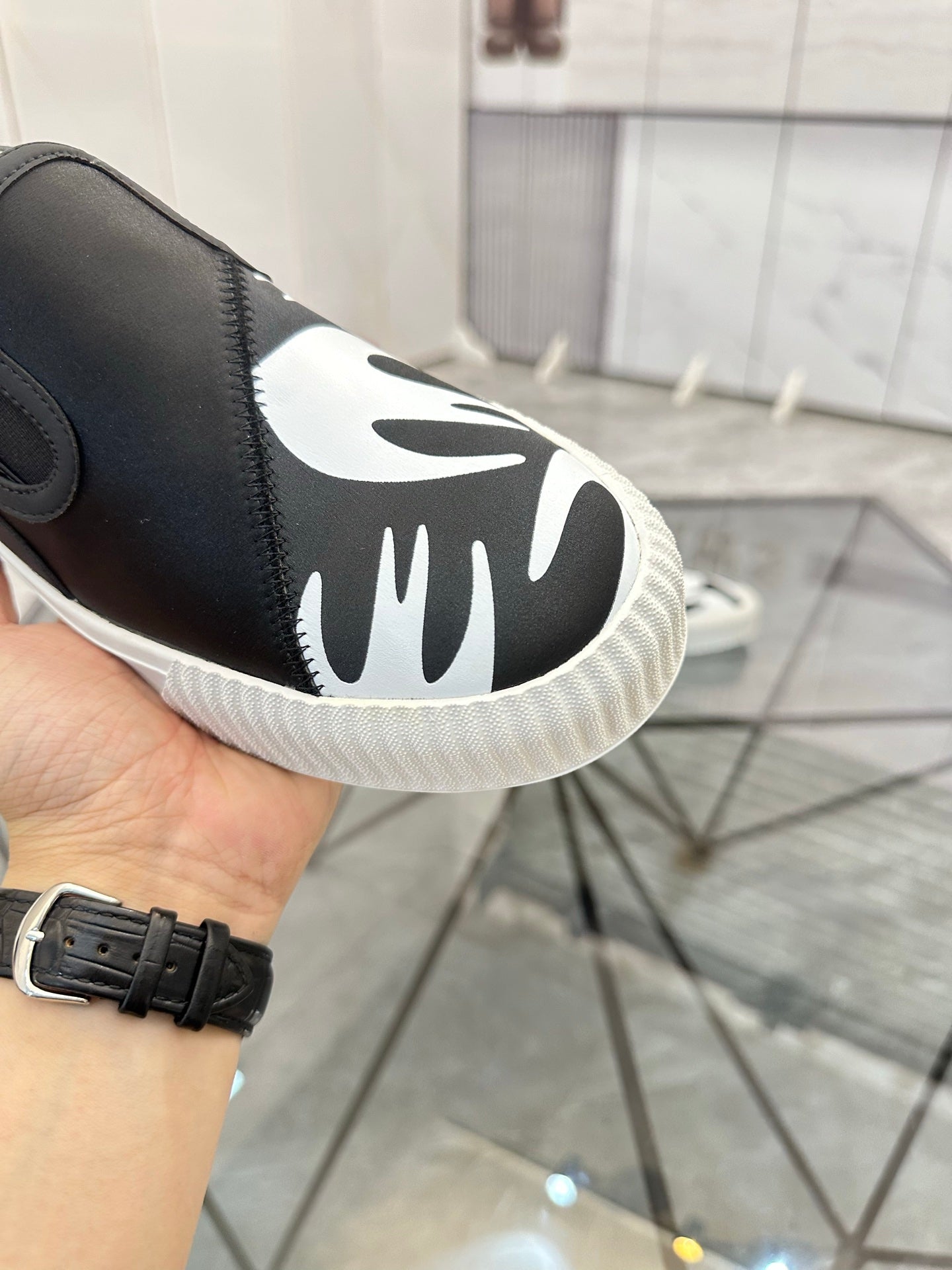 LuxluxHouse Best Quality Shoes Valentino