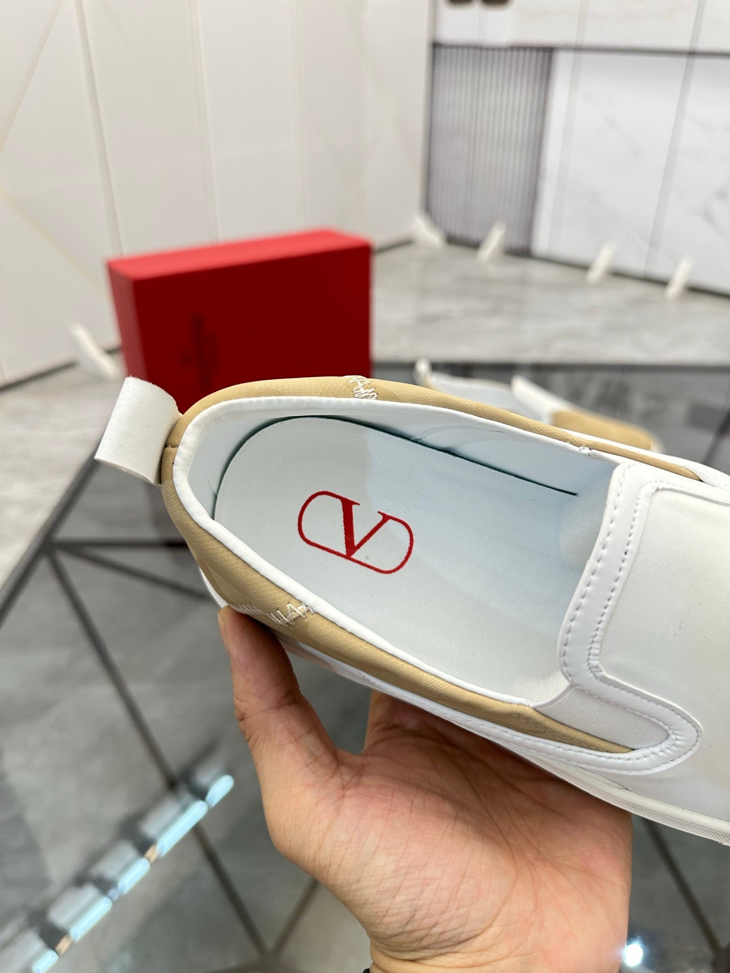 LuxluxHouse Best Quality Shoes Valentino