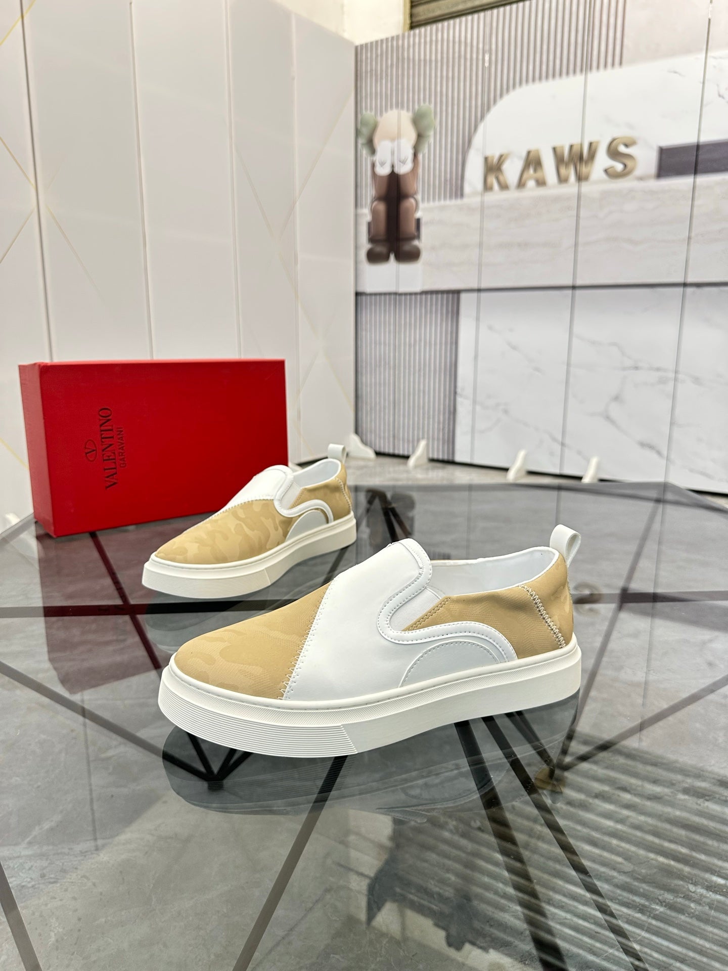 LuxluxHouse Best Quality Shoes Valentino
