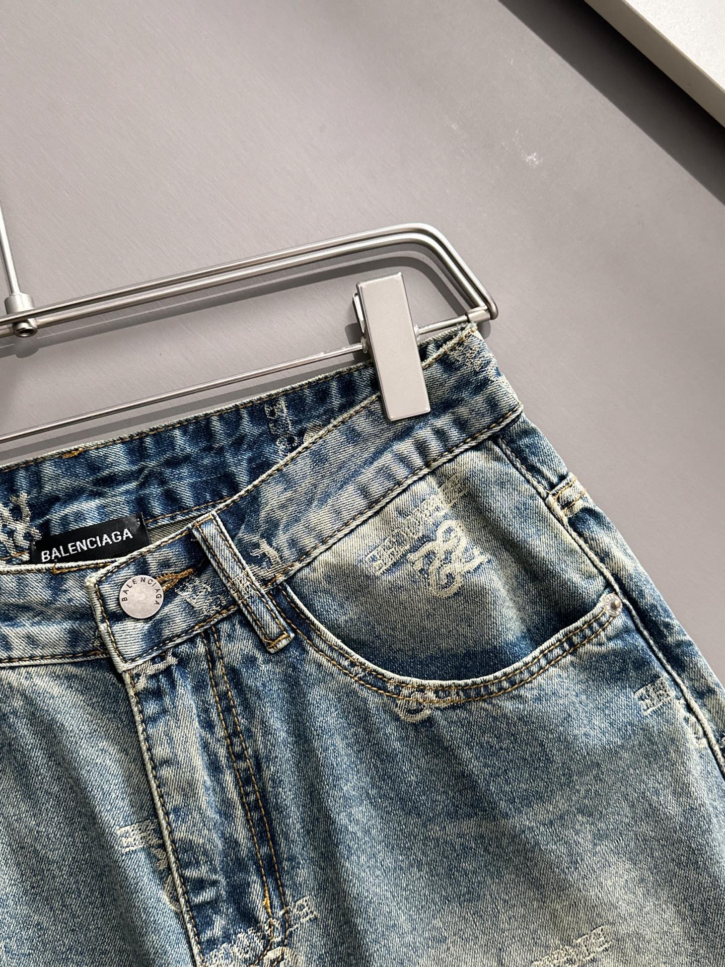 LuxluxHouse Best Quality Clothes Balenciaga Pants