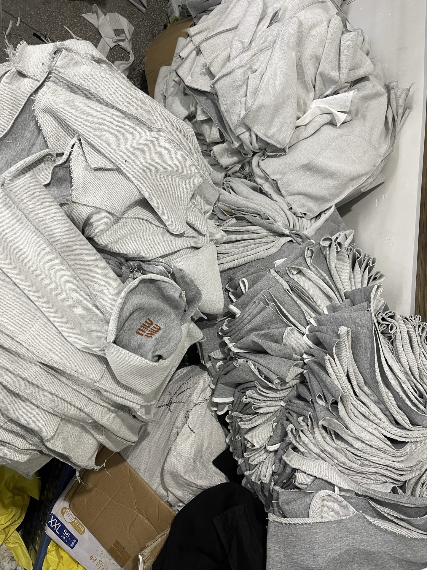 LuxluxHouse Best Quality Clothes Miu Miu Pants