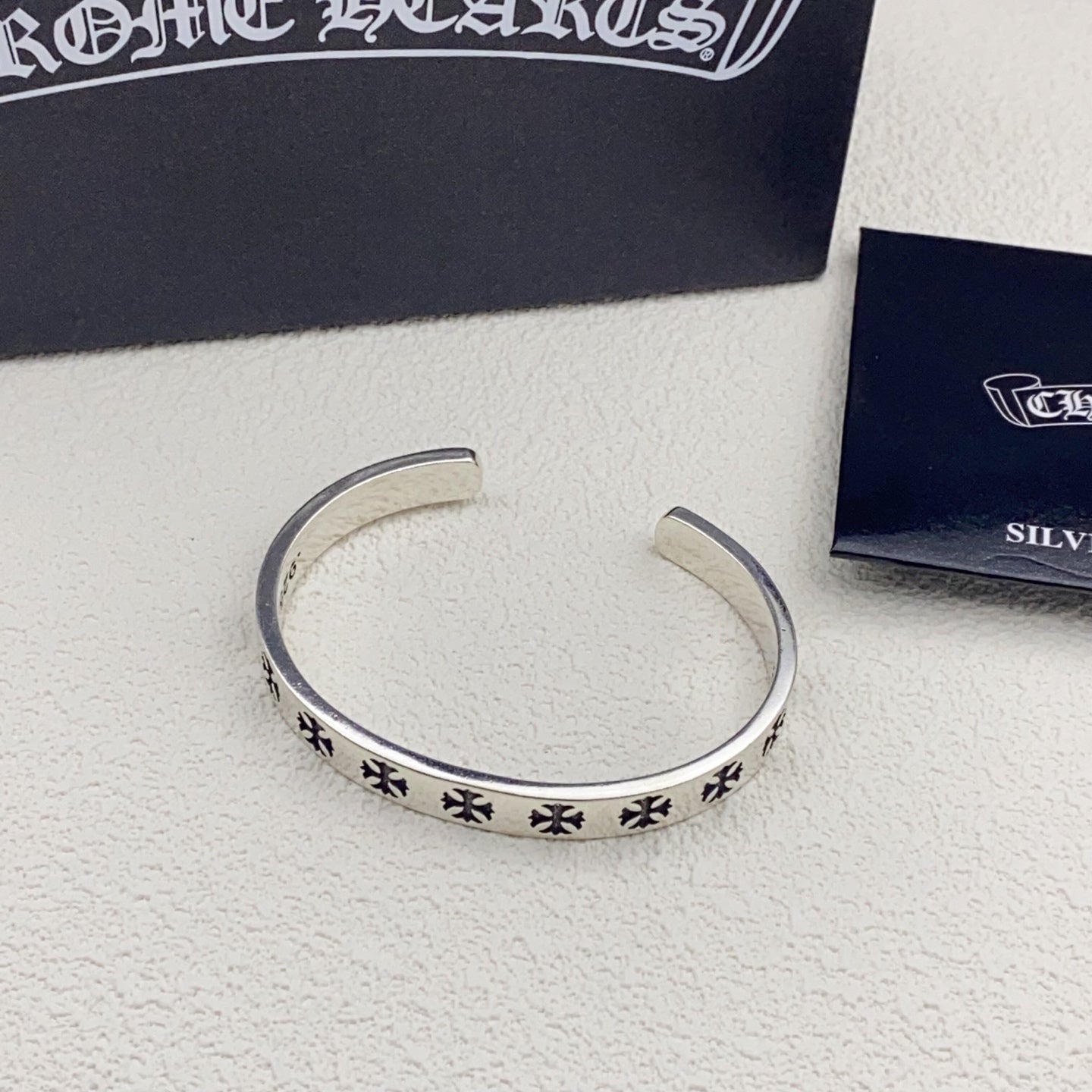 LuxluxHouse Low Price And High Quality Accessories Chrome Hearts
