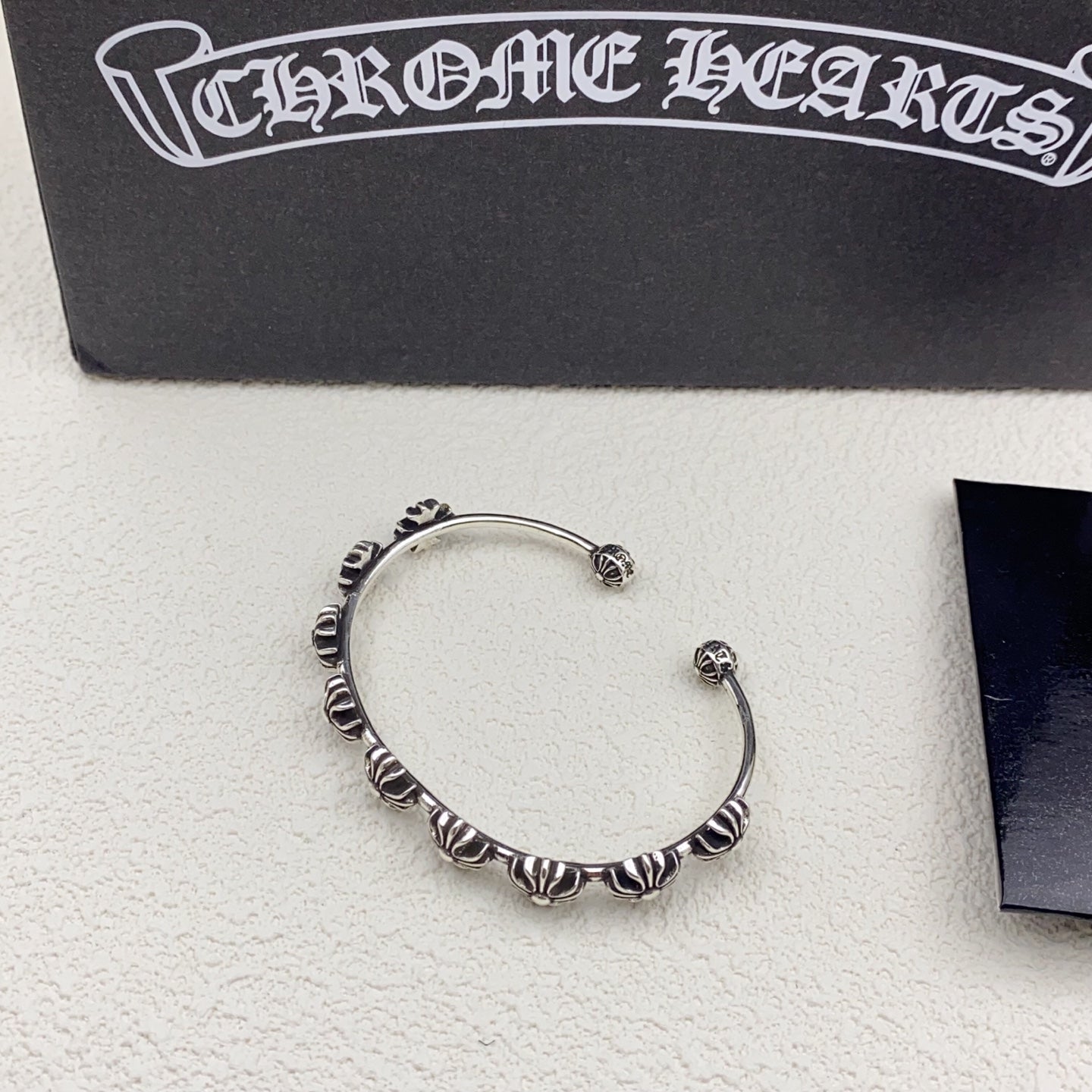 LuxluxHouse Low Price And High Quality Accessories Chrome Hearts