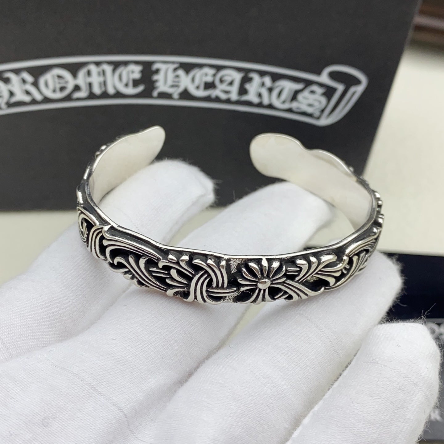 LuxluxHouse Low Price And High Quality Accessories Chrome Hearts