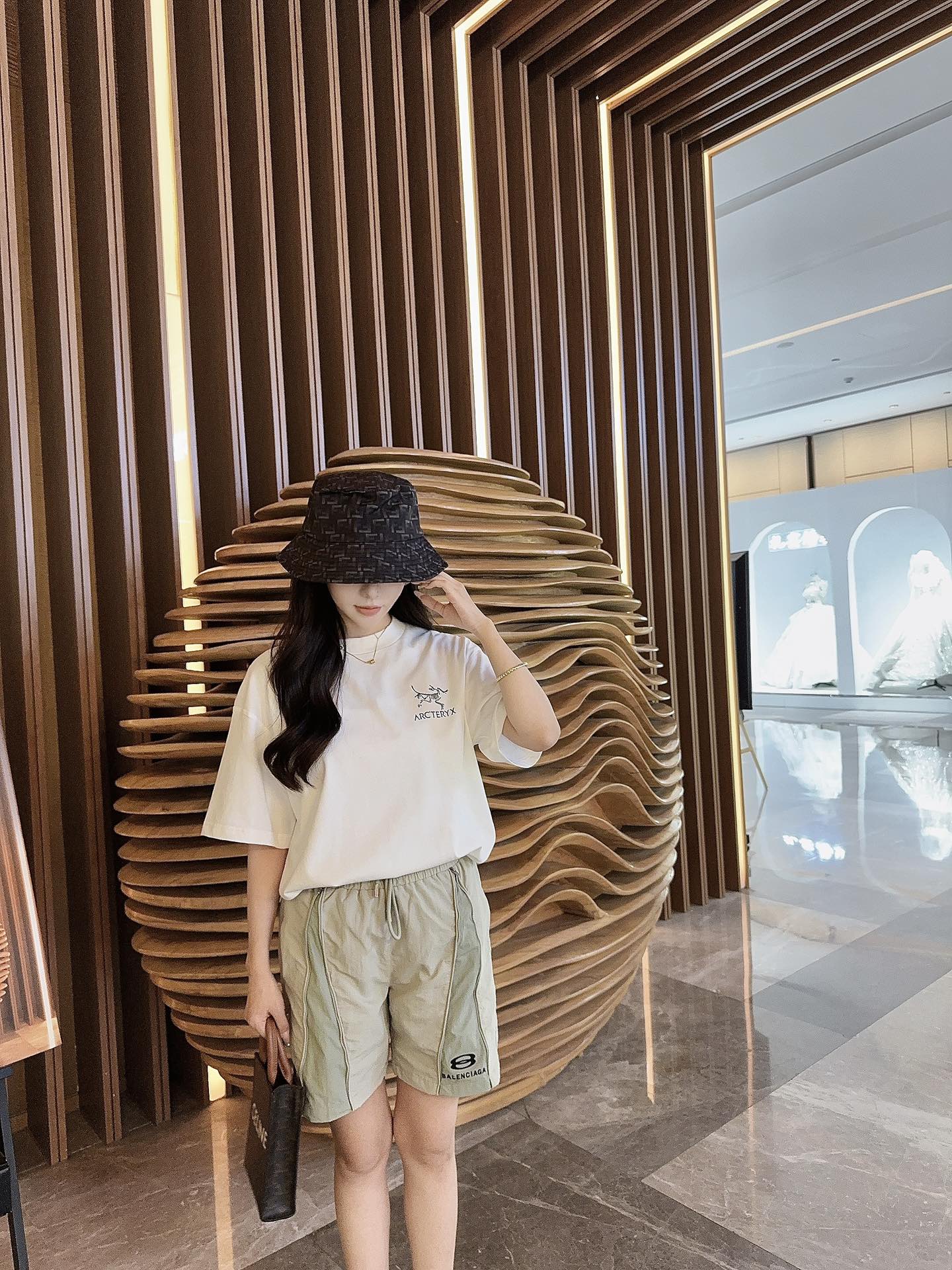 LuxluxHouse Best Quality Clothes Balenciaga Pants