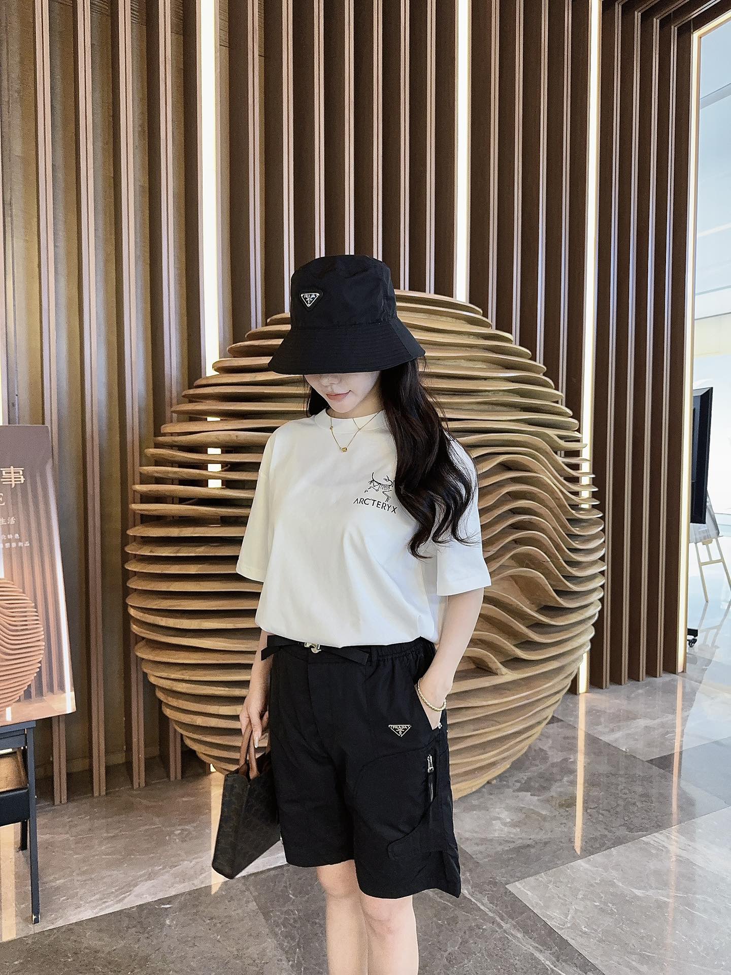 LuxluxHouse Best Quality Clothes Pants Prada