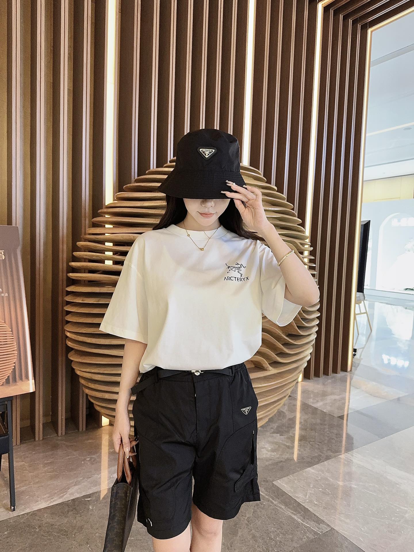 LuxluxHouse Best Quality Clothes Pants Prada