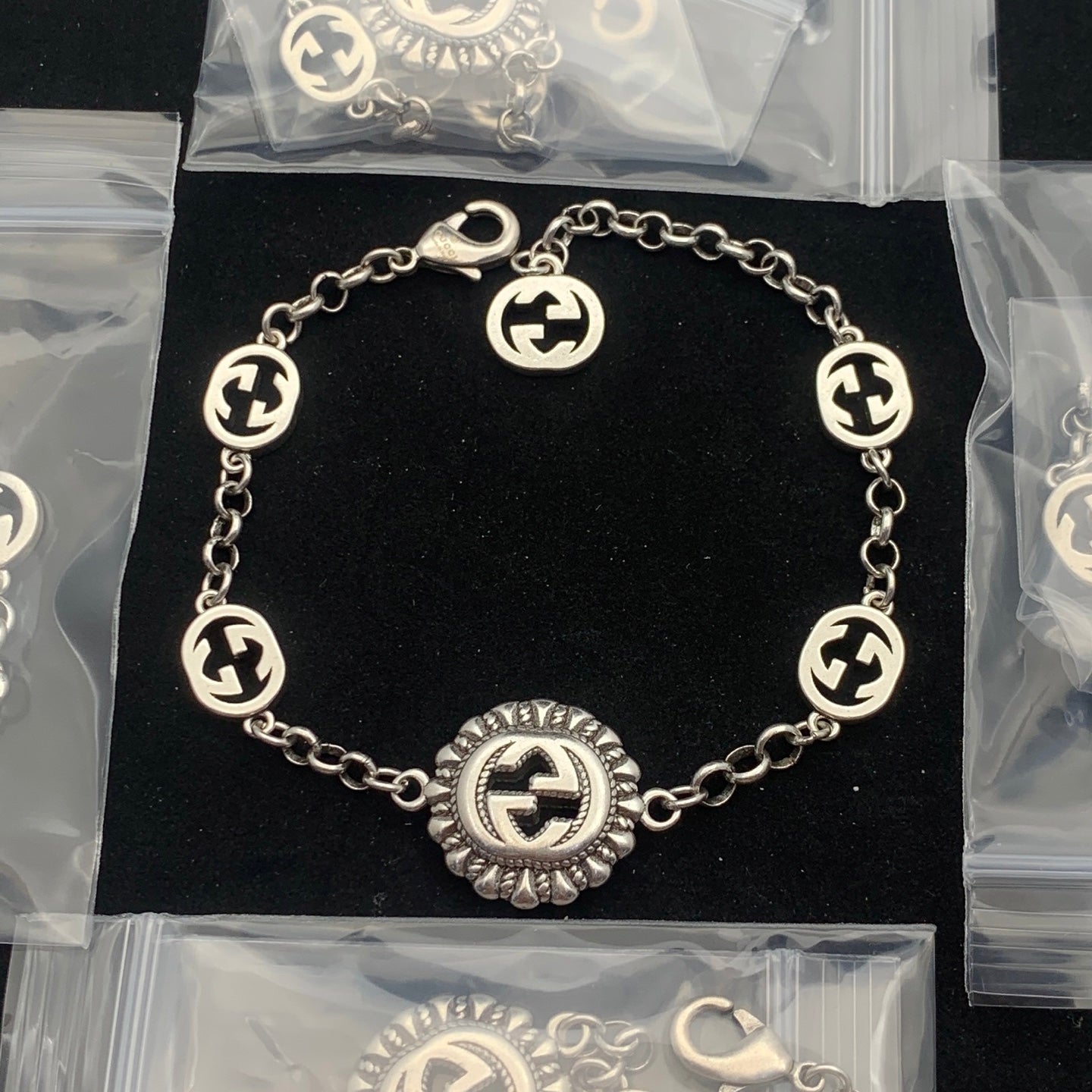 LuxluxHouse Low Price And High Quality Accessories Gucci