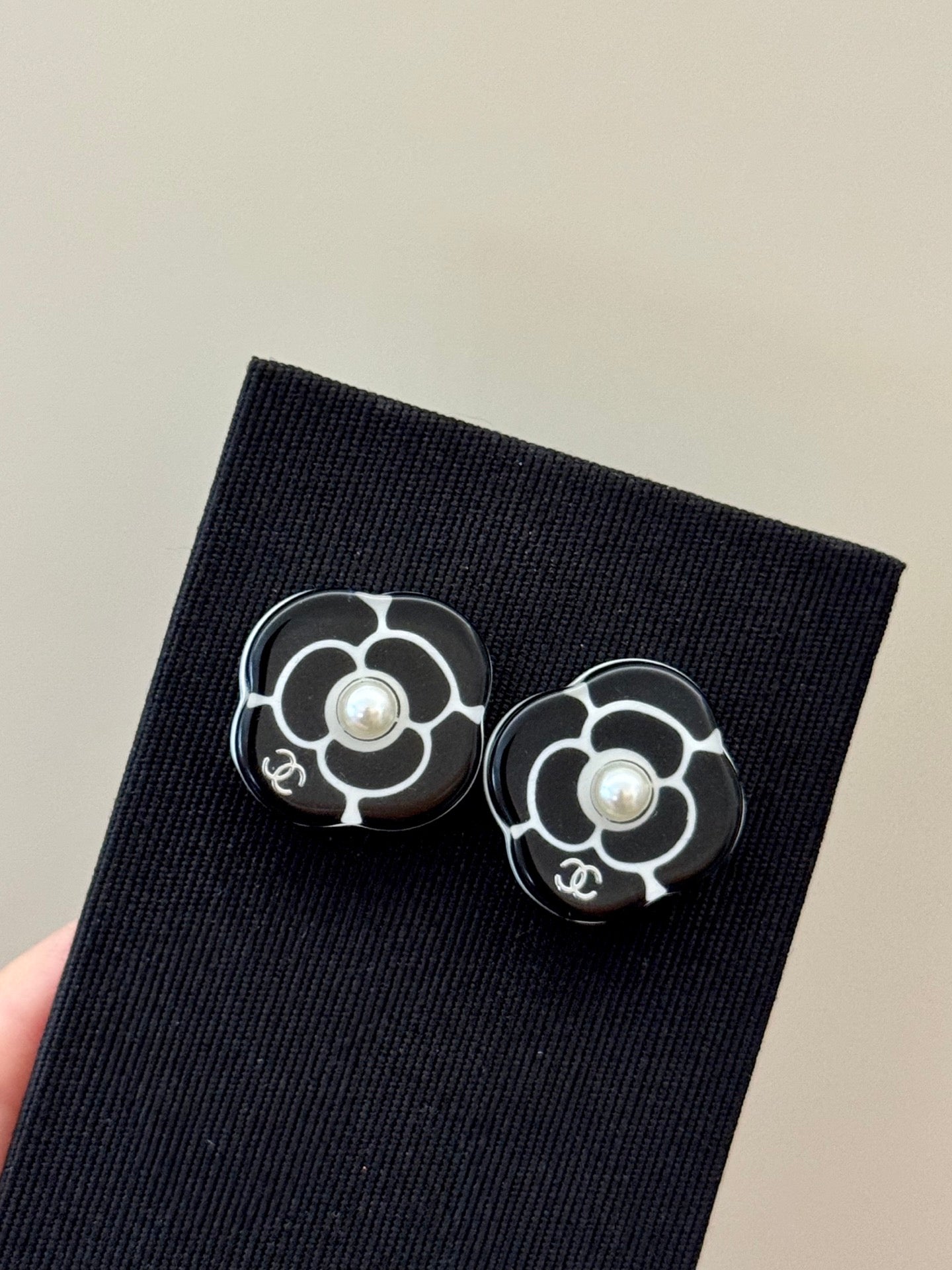 LuxluxHouse Low Price And High Quality Accessories Earrings