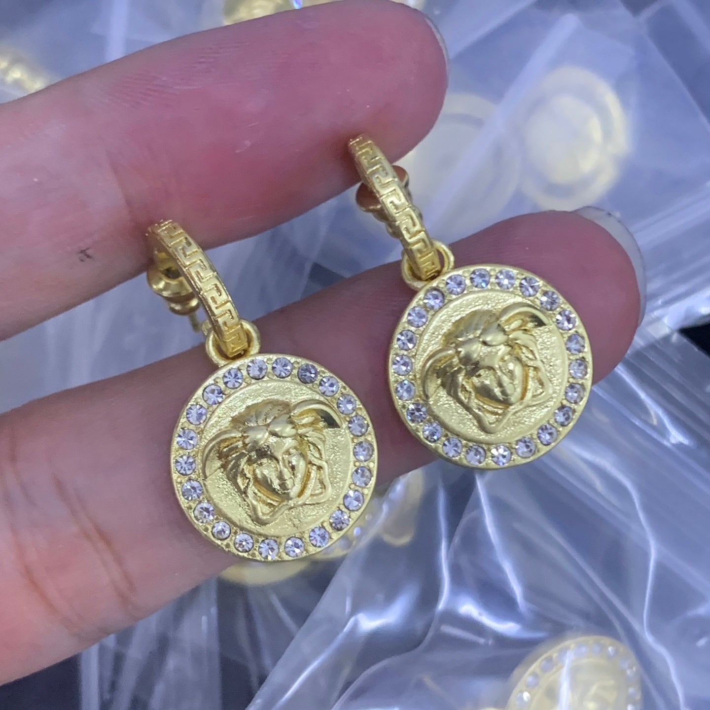LuxluxHouse Low Price And High Quality Accessories Versace
