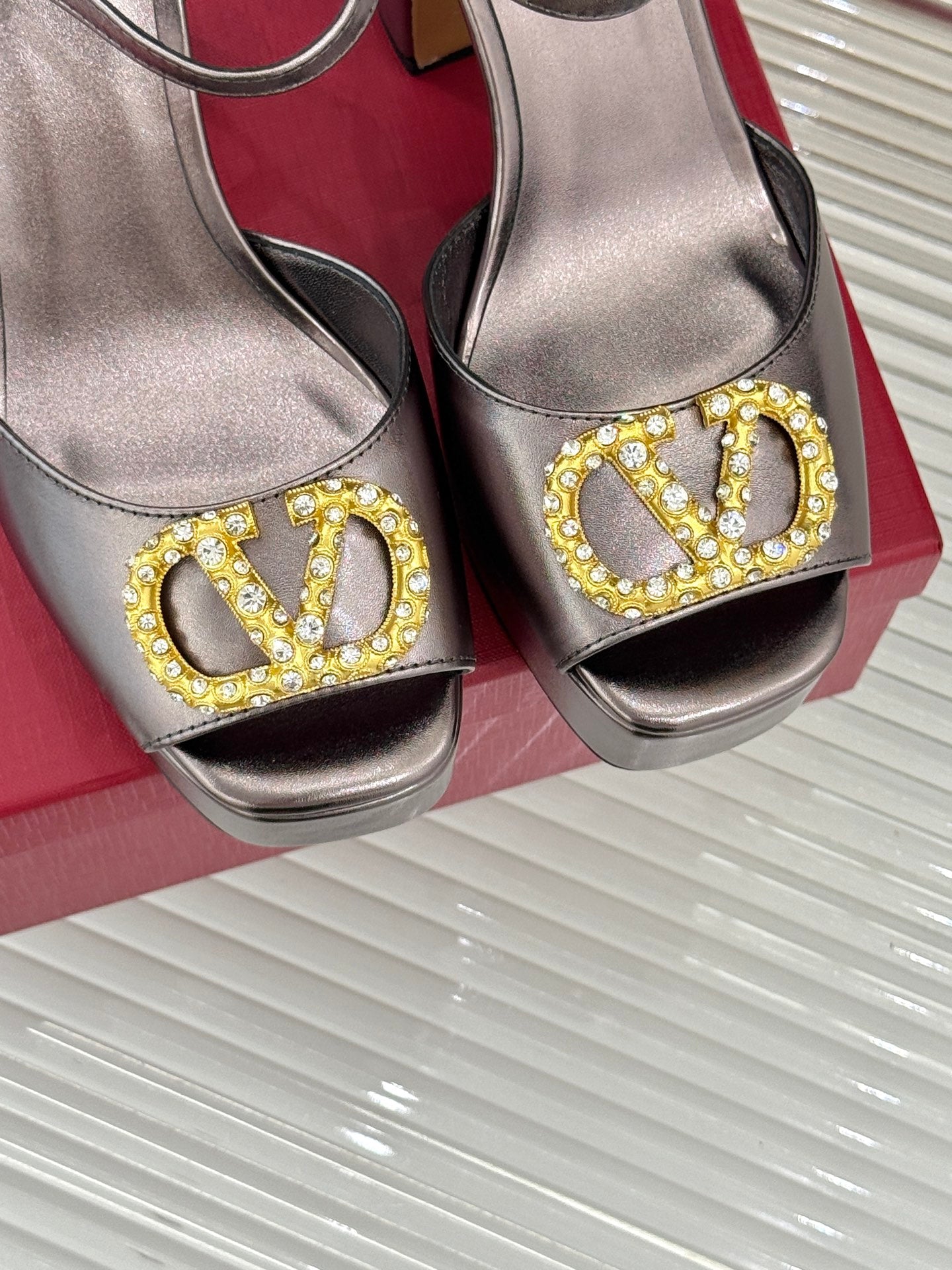 LuxluxHouse Best Quality Valentino Women Shoes