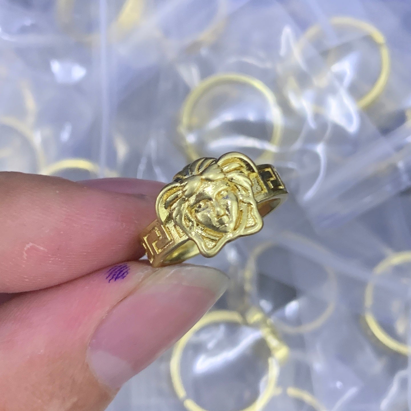 LuxluxHouse Low Price And High Quality Accessories Versace