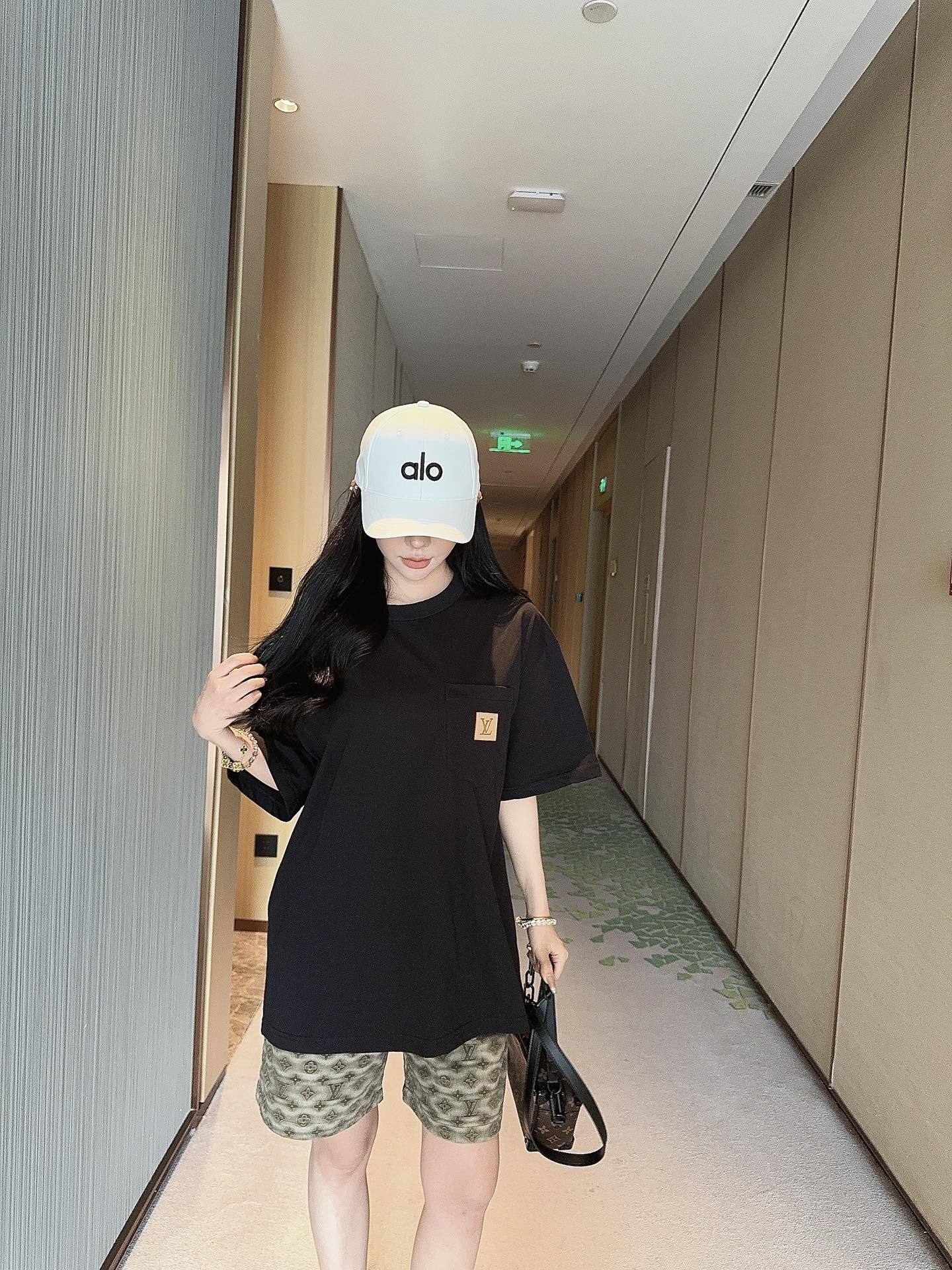 LuxluxHouse Best Quality Clothes T-shirt Louis Vuitton