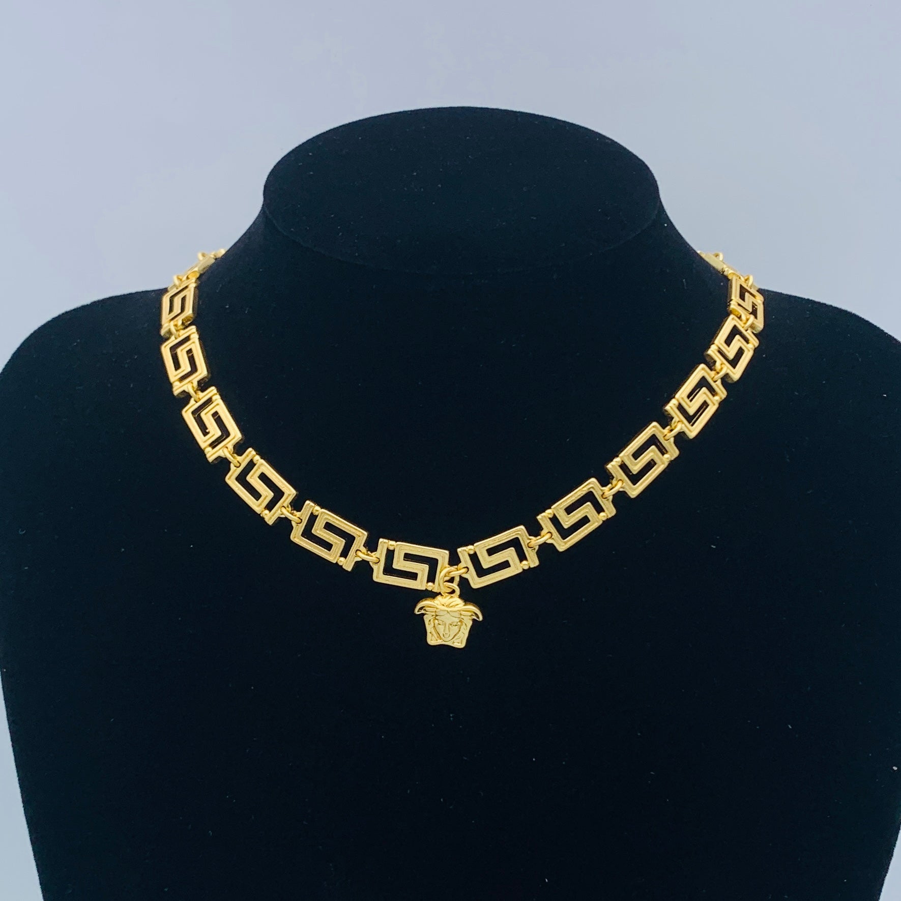 LuxluxHouse Low Price And High Quality Accessories Versace