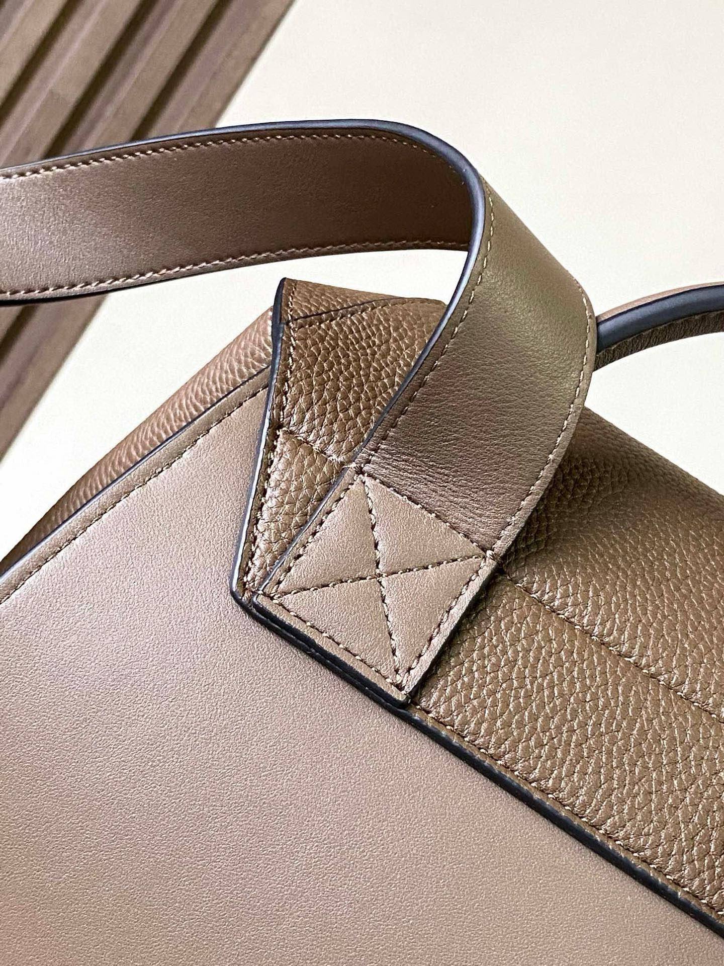 LuxluxHouse Best Quality Bags Loewe Men