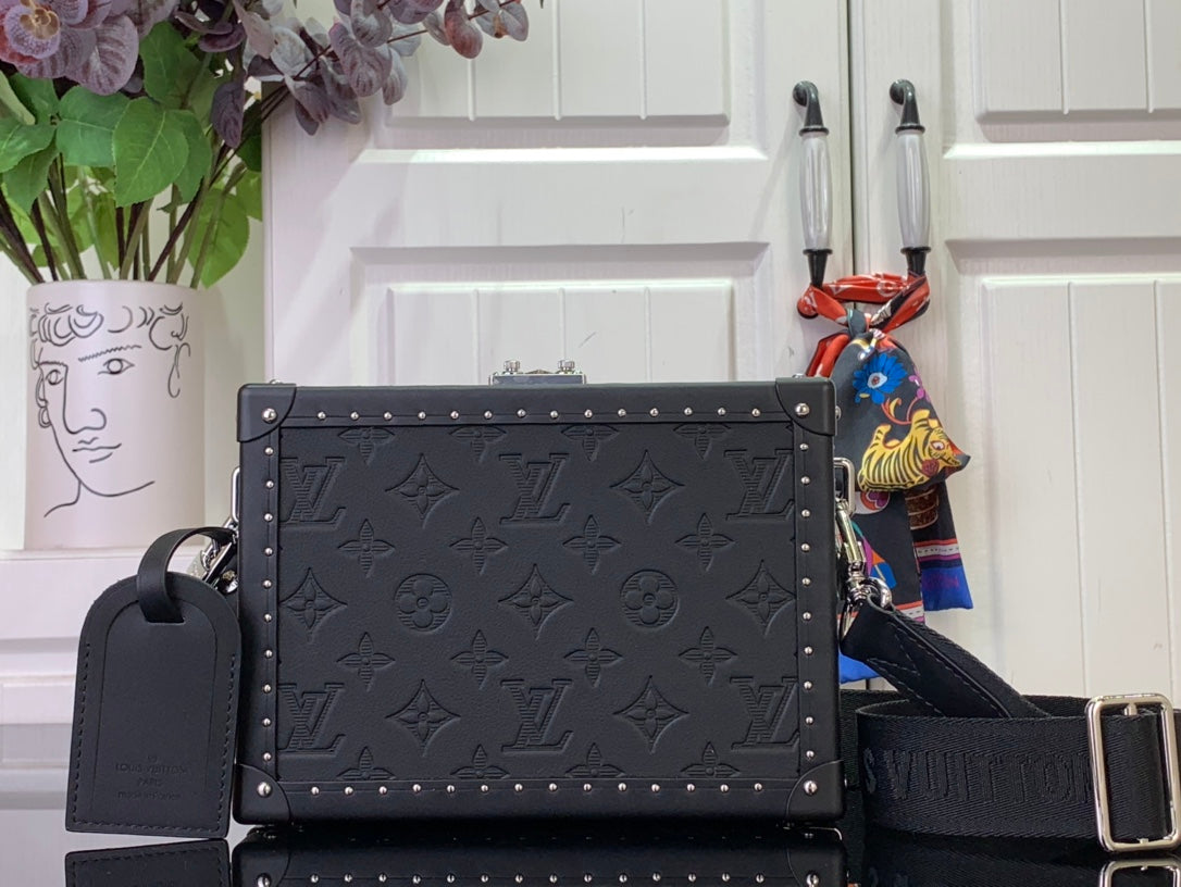 LuxluxHouse Best Quality Bags Louis Vuitton Men