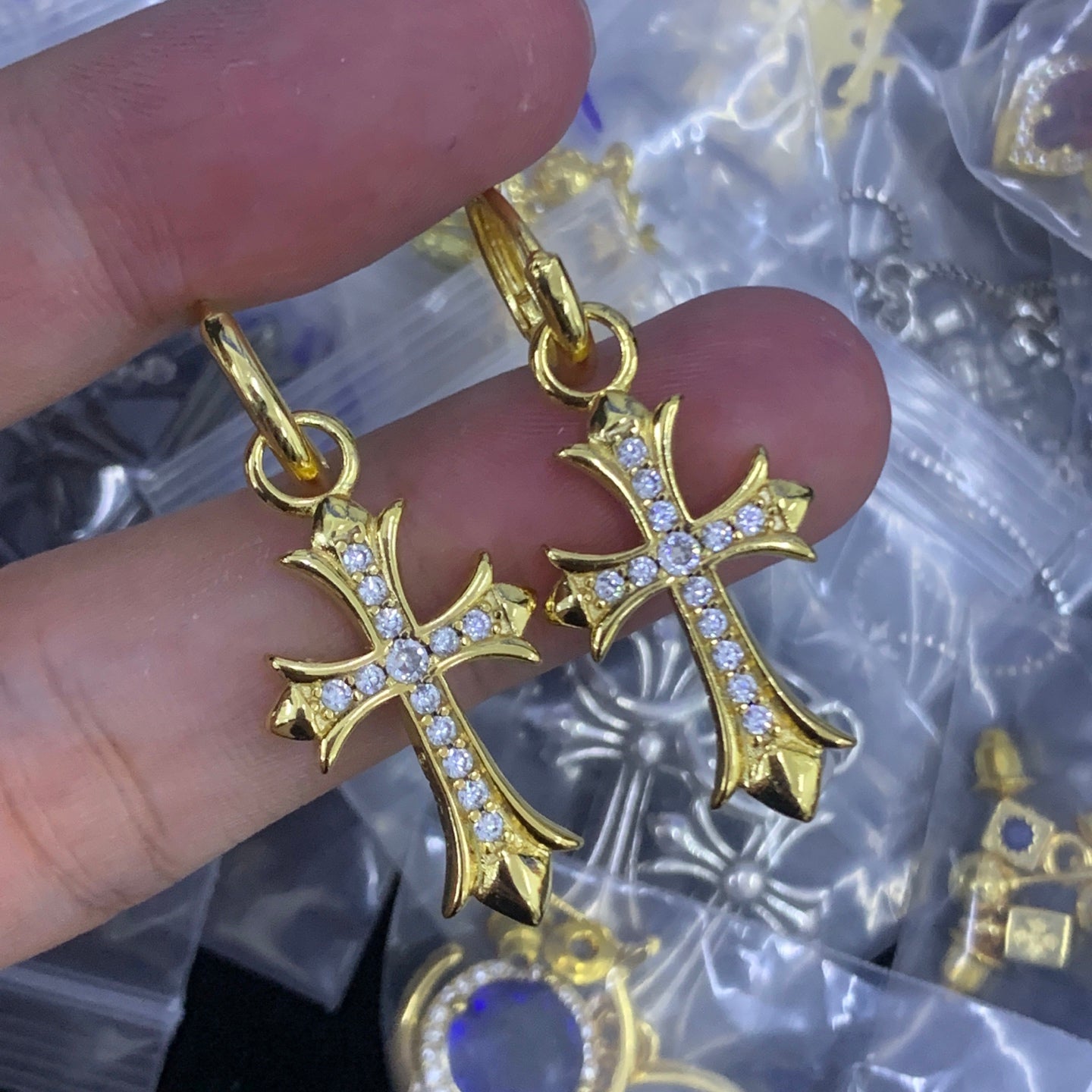 LuxluxHouse Low Price And High Quality Accessories Chrome Hearts