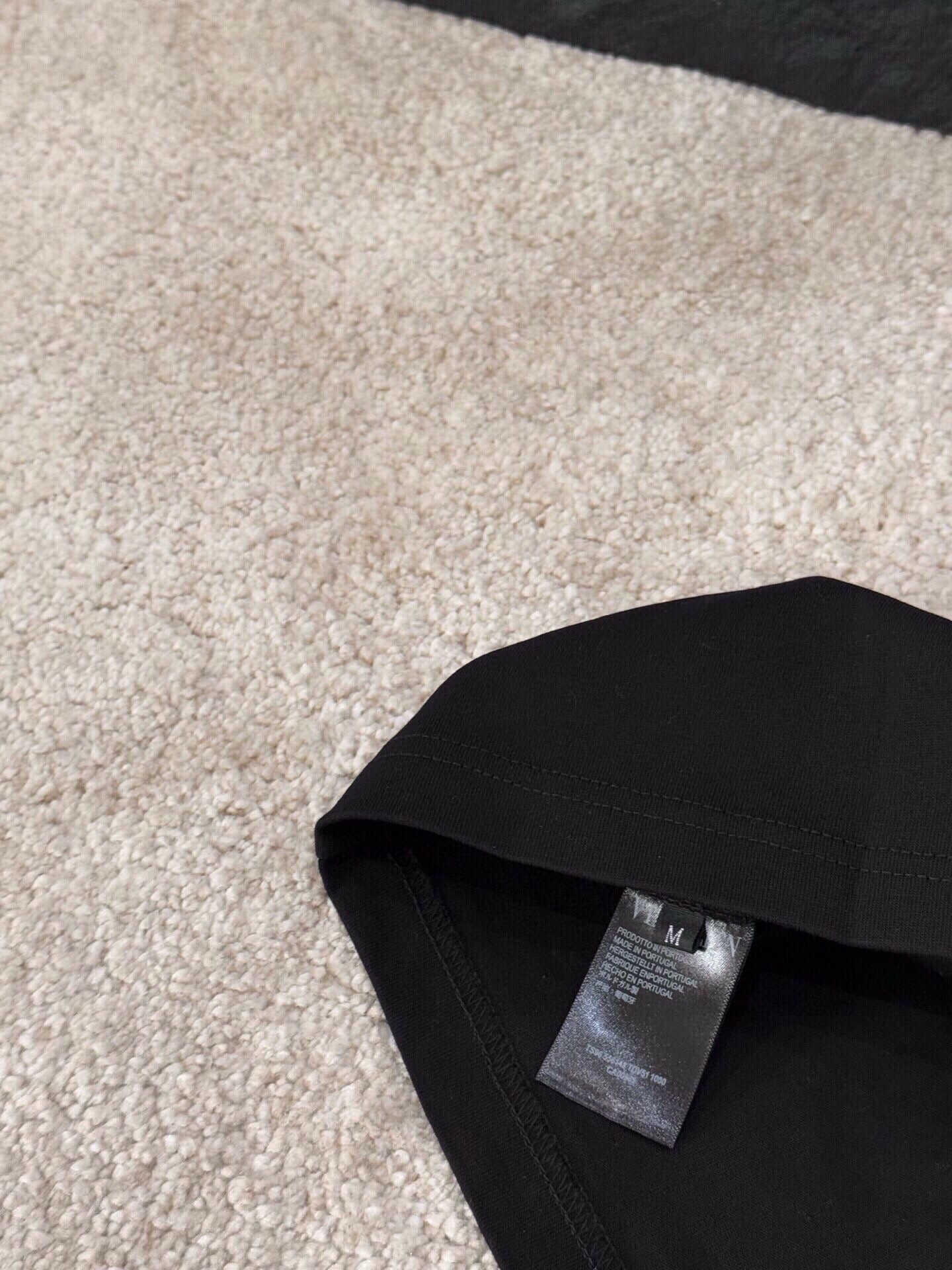 LuxluxHouse Best Quality Clothes Valentino T-shirt