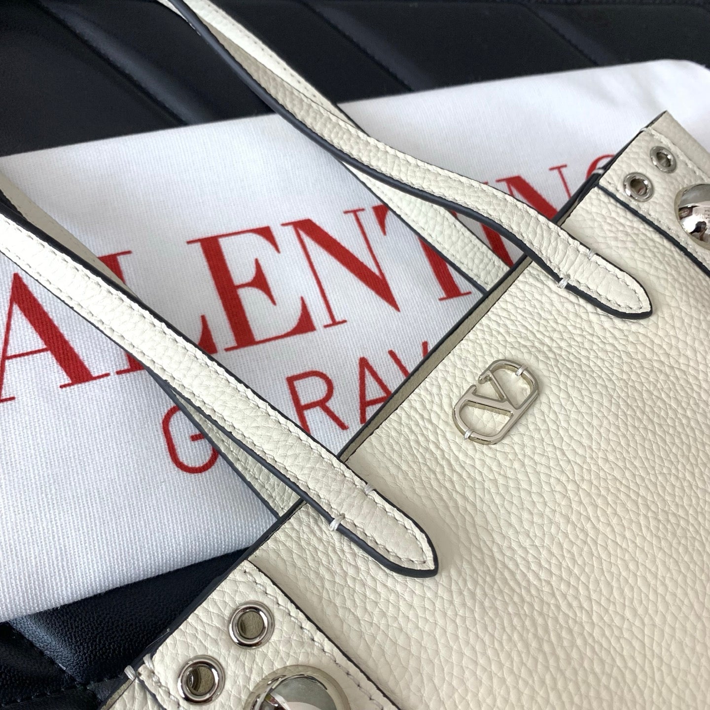 LuxluxHouse Best Quality Bags Valentino Women