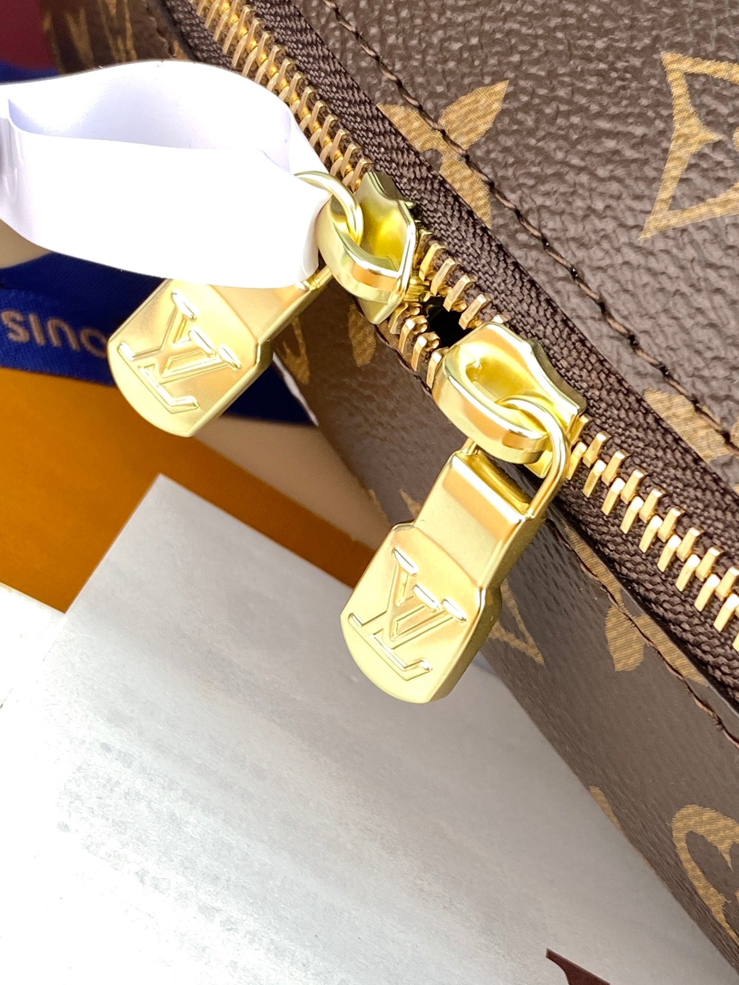 LuxluxHouse Best Quality Bags Louis Vuitton Women Men