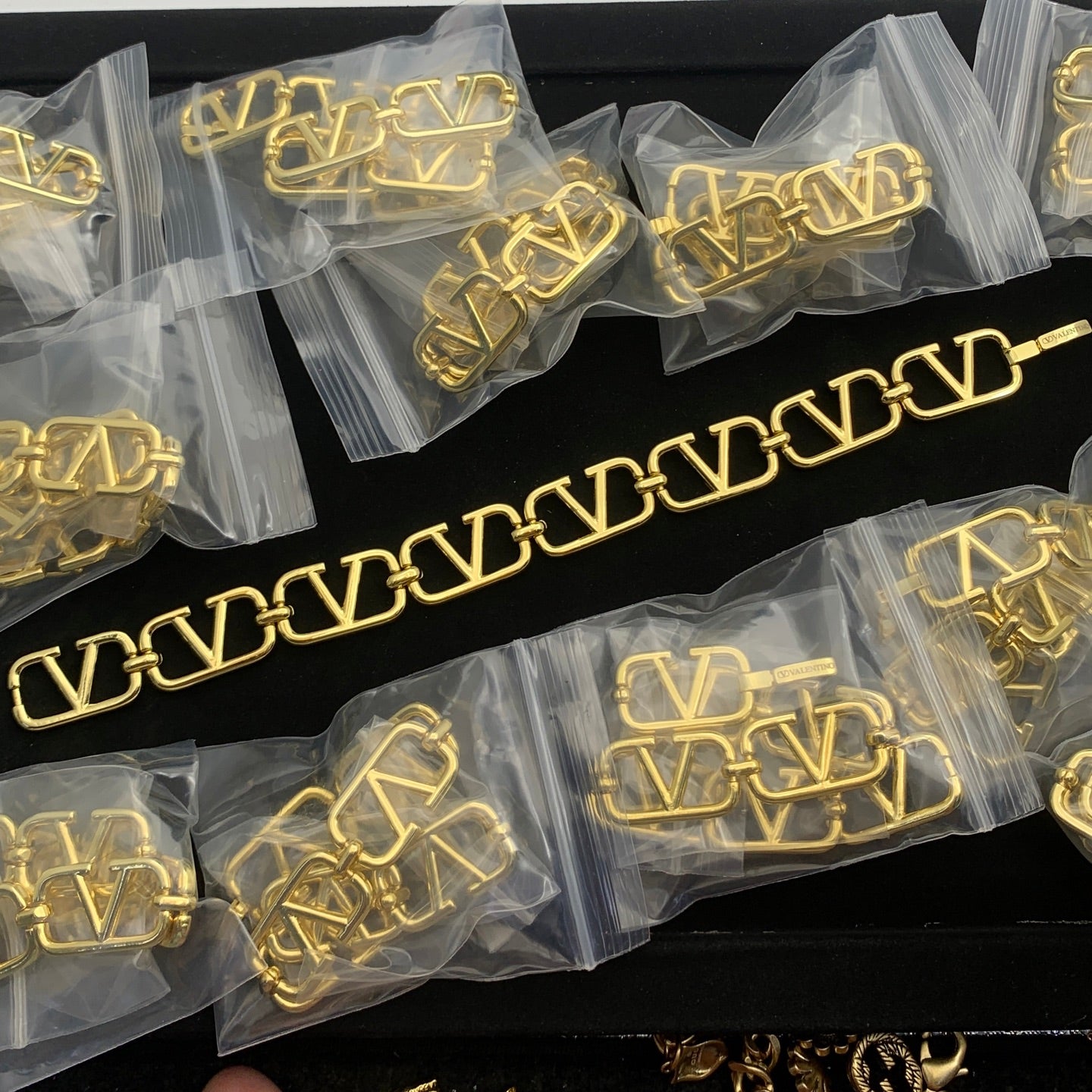 LuxluxHouse Low Price And High Quality Accessories Valentino