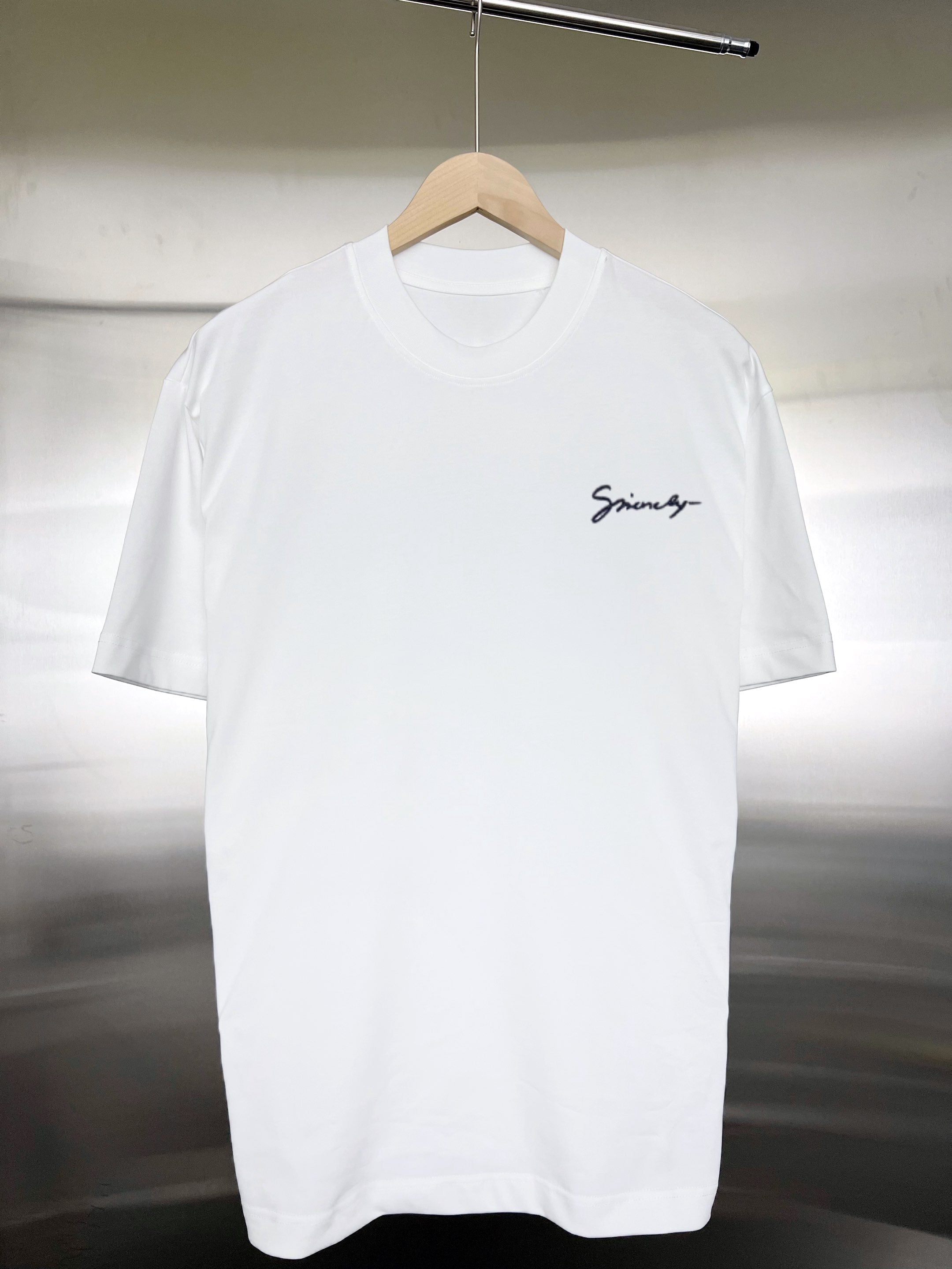 LuxluxHouse Best Quality Clothes Givenchy T-shirt
