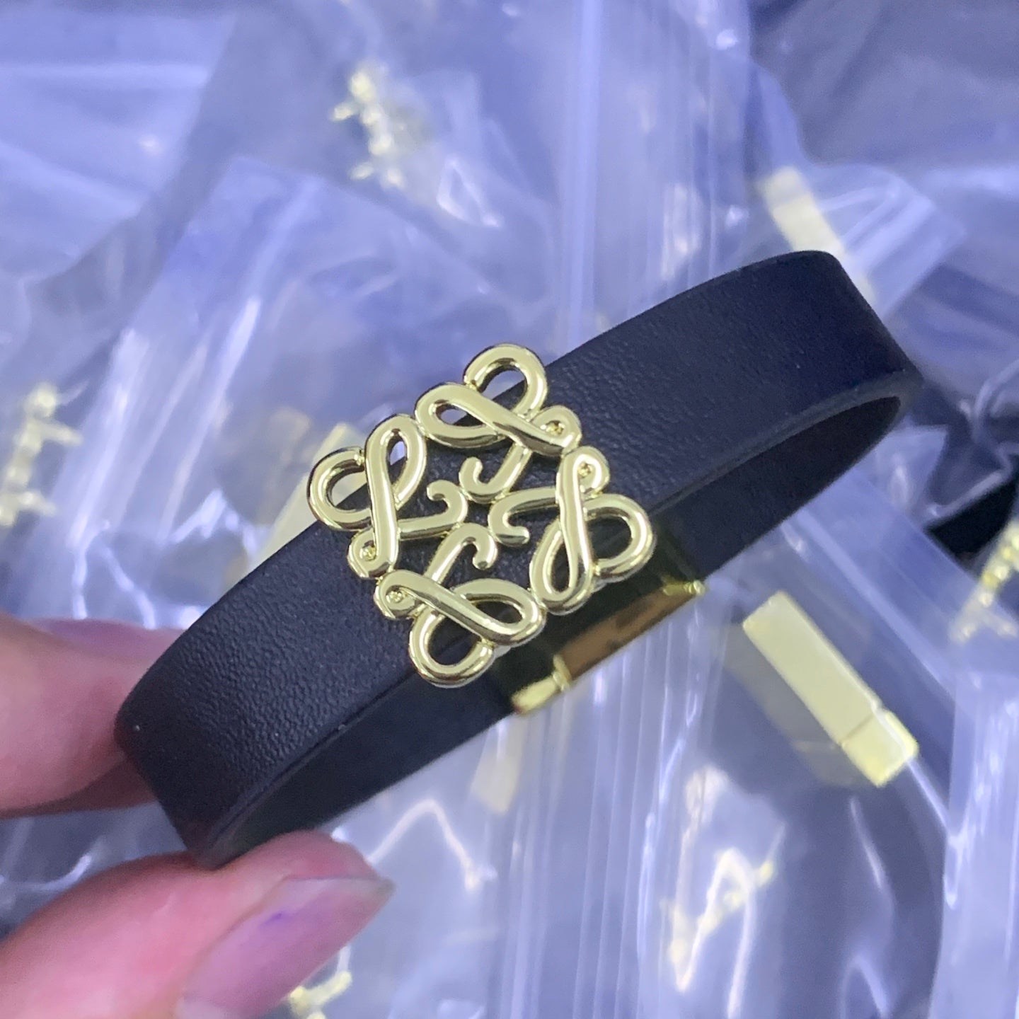 LuxluxHouse Low Price And High Quality Accessories Loewe