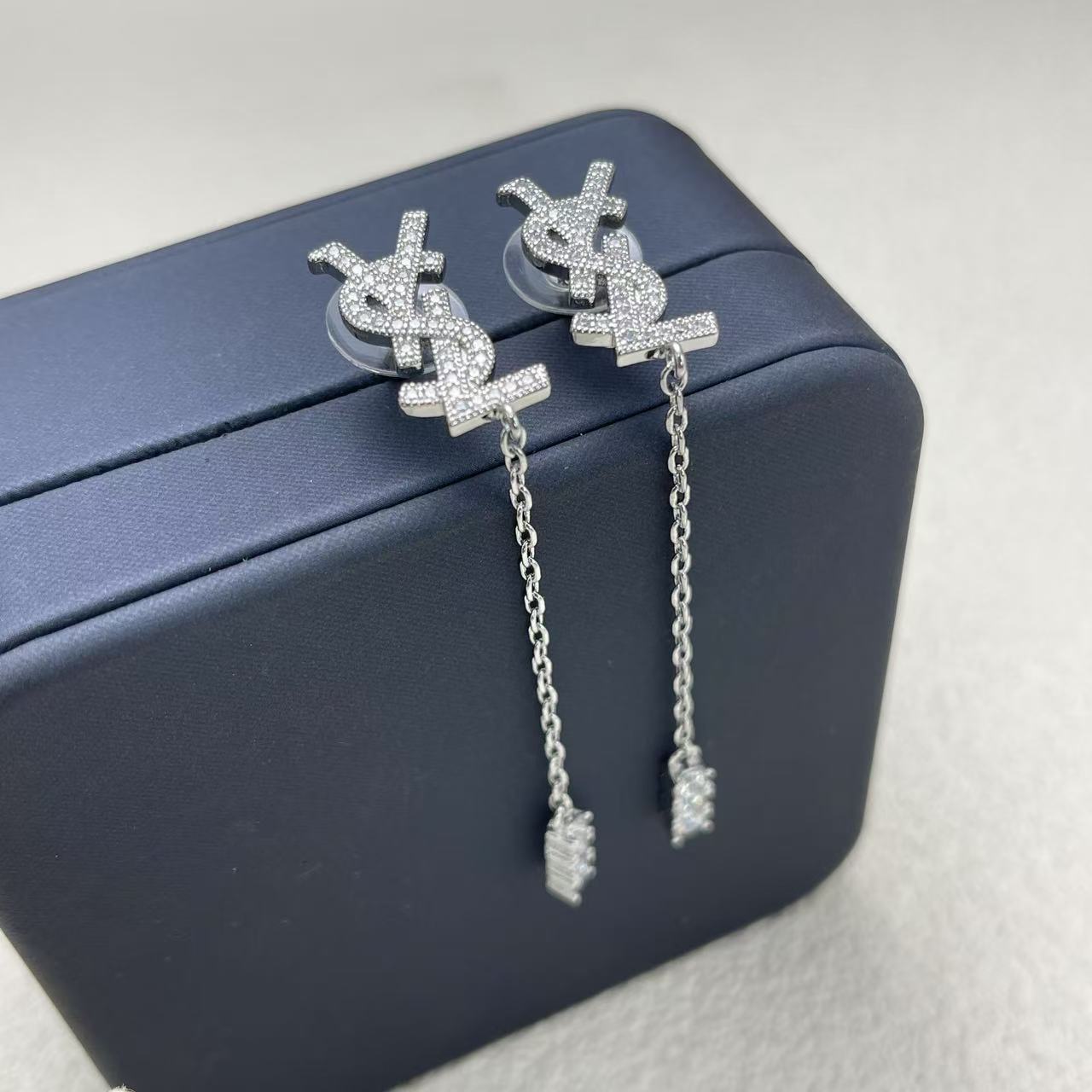 LuxluxHouse Low Price And High Quality Accessories YSL