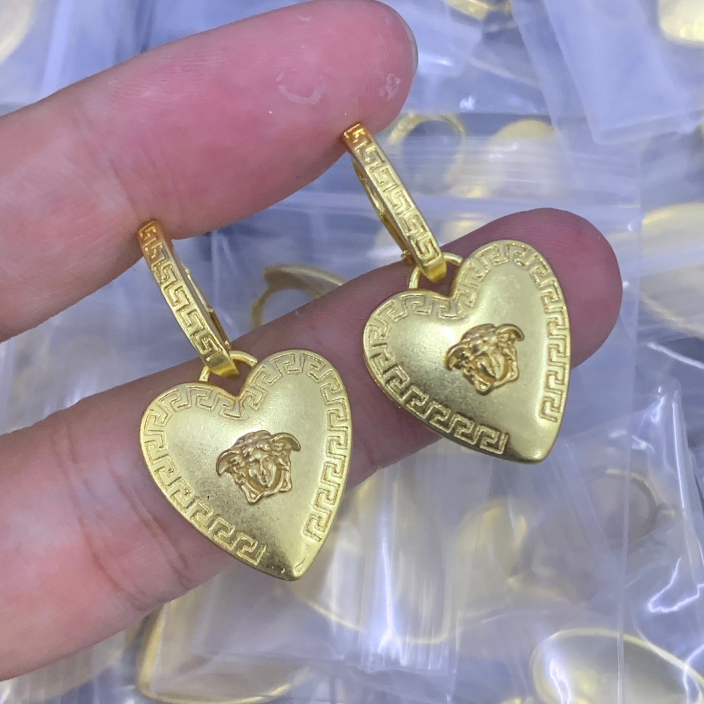 LuxluxHouse Low Price And High Quality Accessories Versace