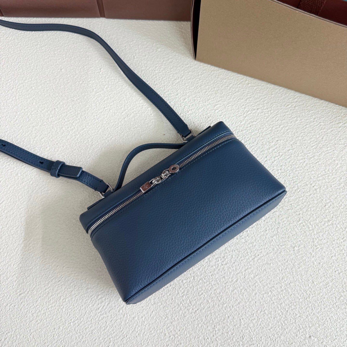 LuxluxHouse Best Quality Bags Loro Piana Women