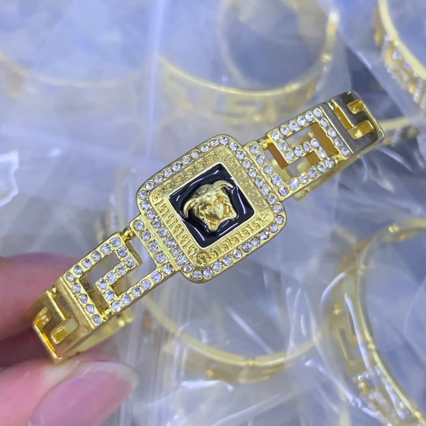 LuxluxHouse Low Price And High Quality Accessories Versace