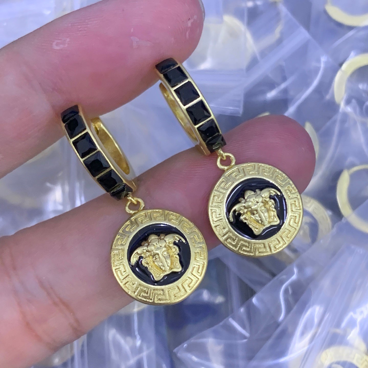 LuxluxHouse Low Price And High Quality Accessories Versace