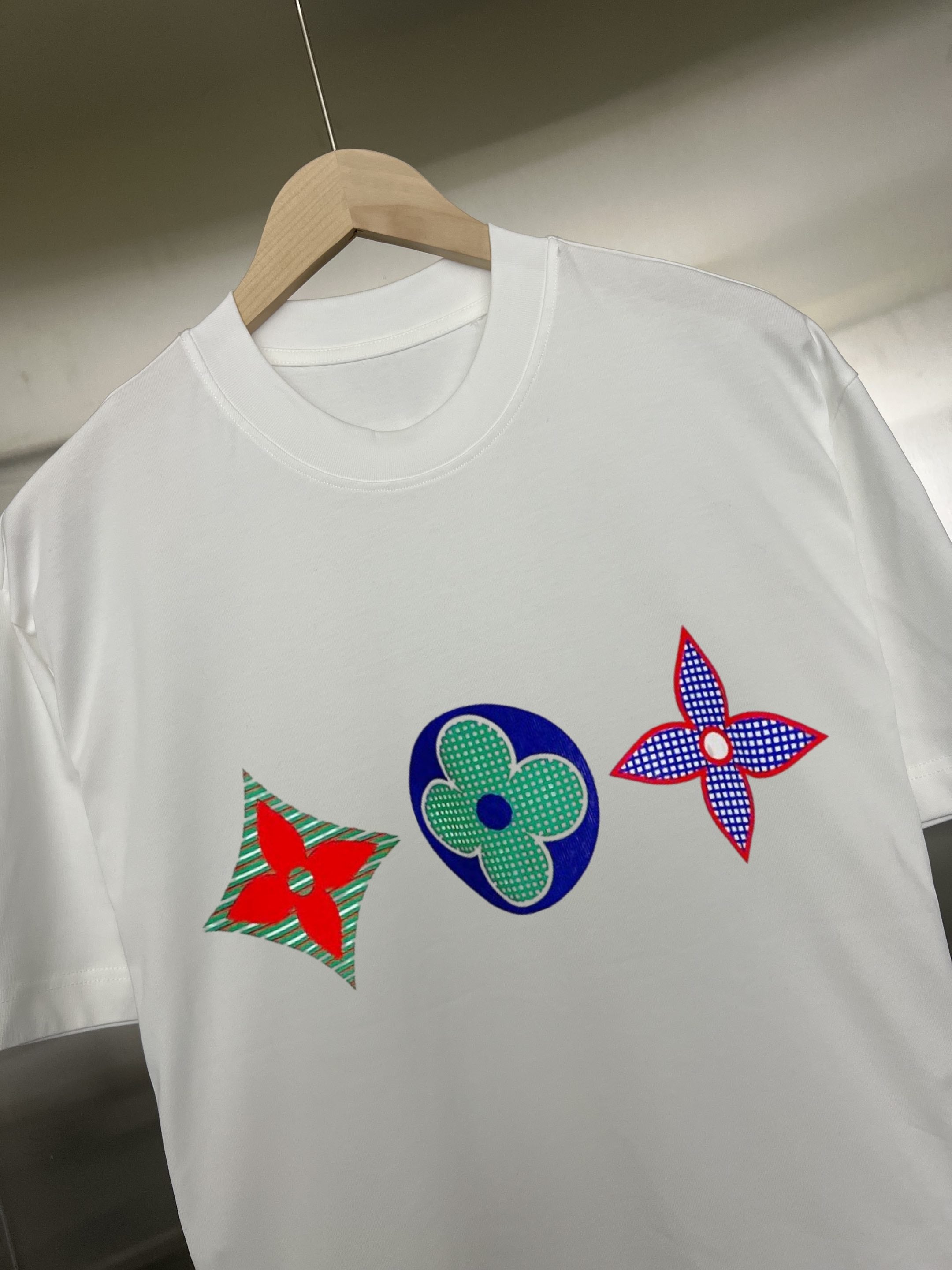 LuxluxHouse Best Quality Clothes T-shirt Louis Vuitton
