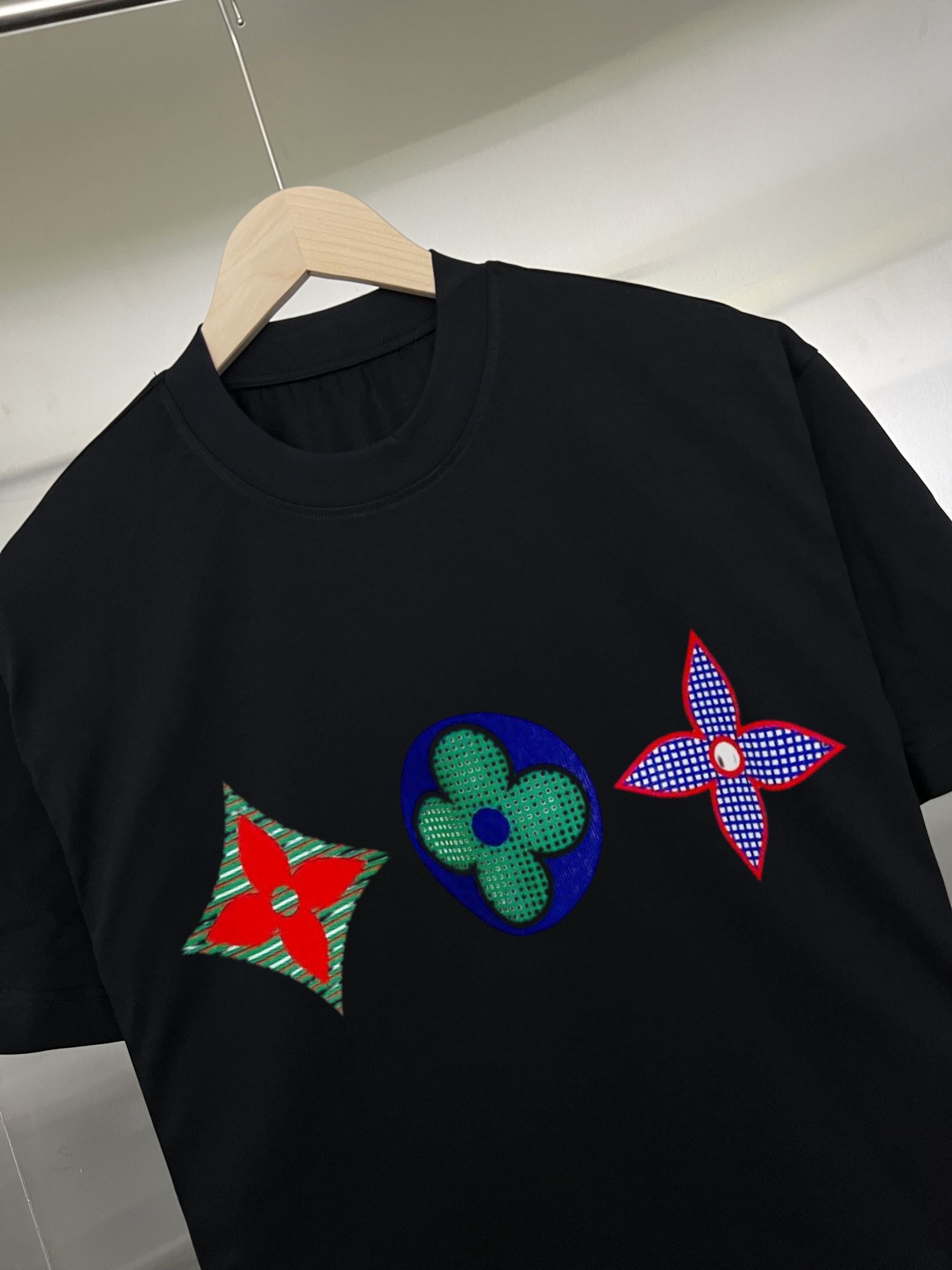 LuxluxHouse Best Quality Clothes T-shirt Louis Vuitton