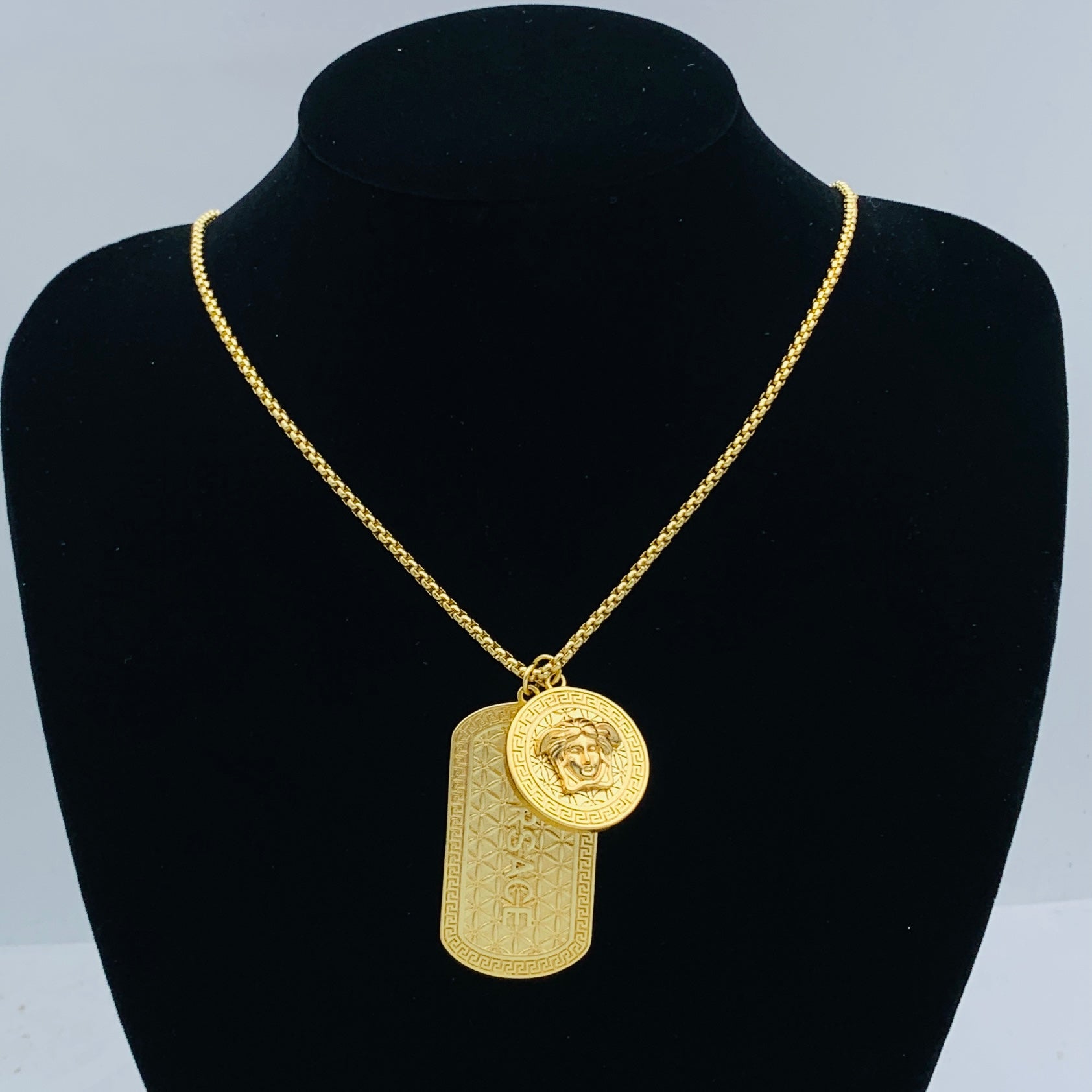 LuxluxHouse Low Price And High Quality Accessories Versace