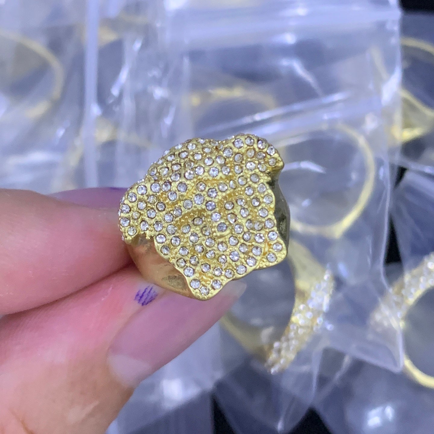 LuxluxHouse Low Price And High Quality Accessories Versace