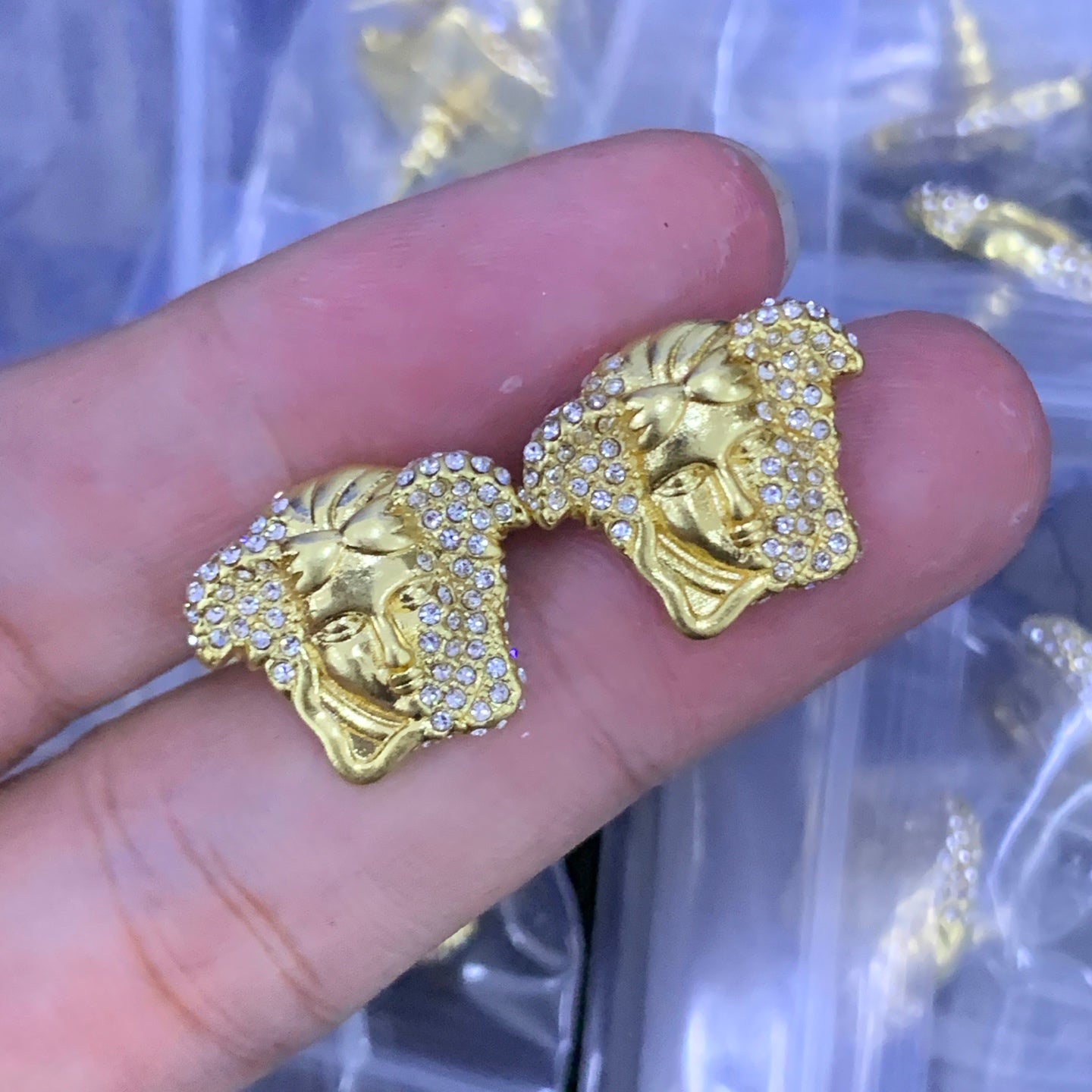 LuxluxHouse Low Price And High Quality Accessories Versace
