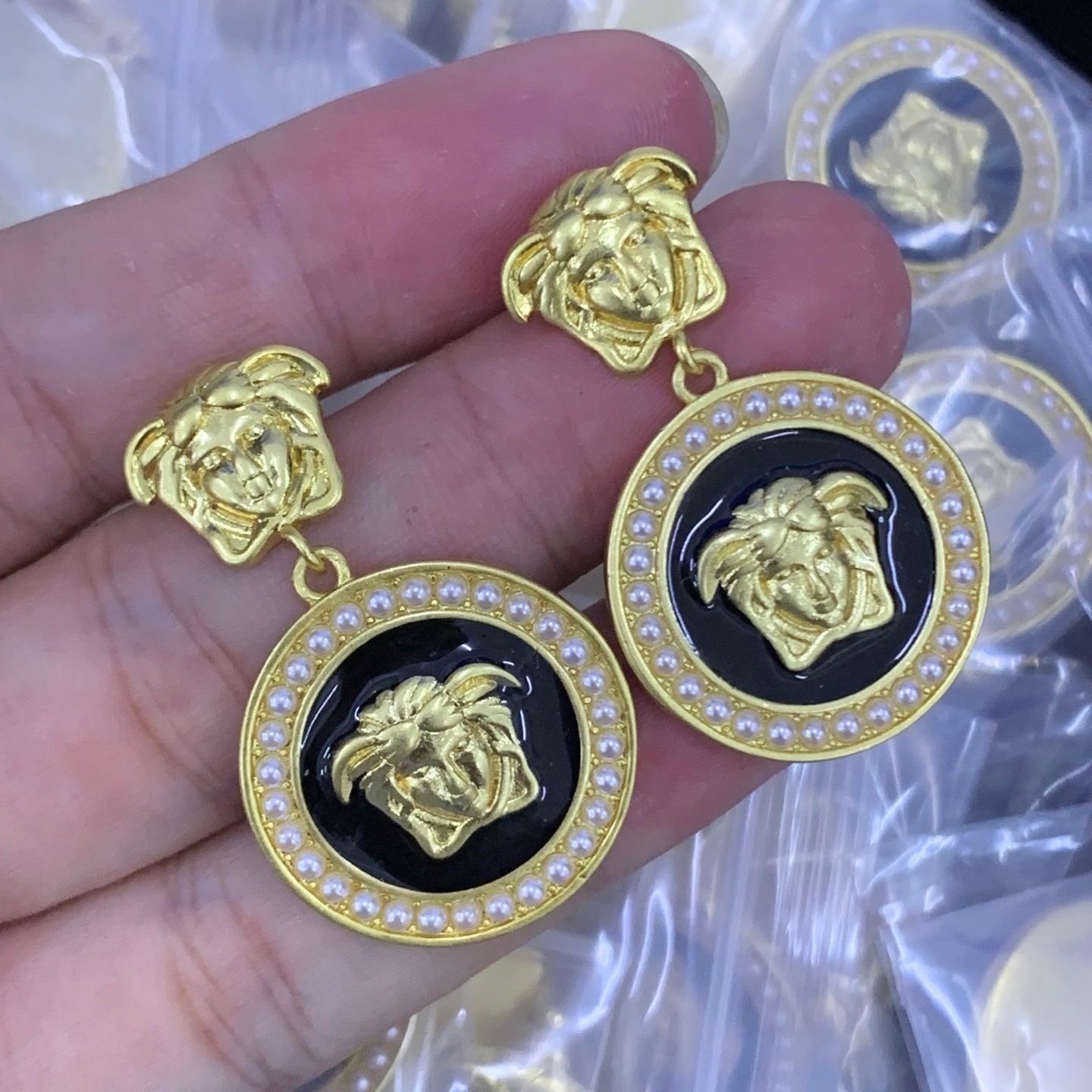 LuxluxHouse Low Price And High Quality Accessories Versace