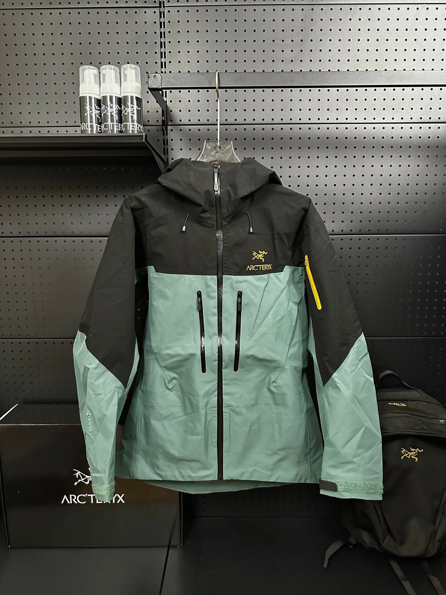 LuxluxHouse Best Quality Clothes Coats & Jackets Arcteryx