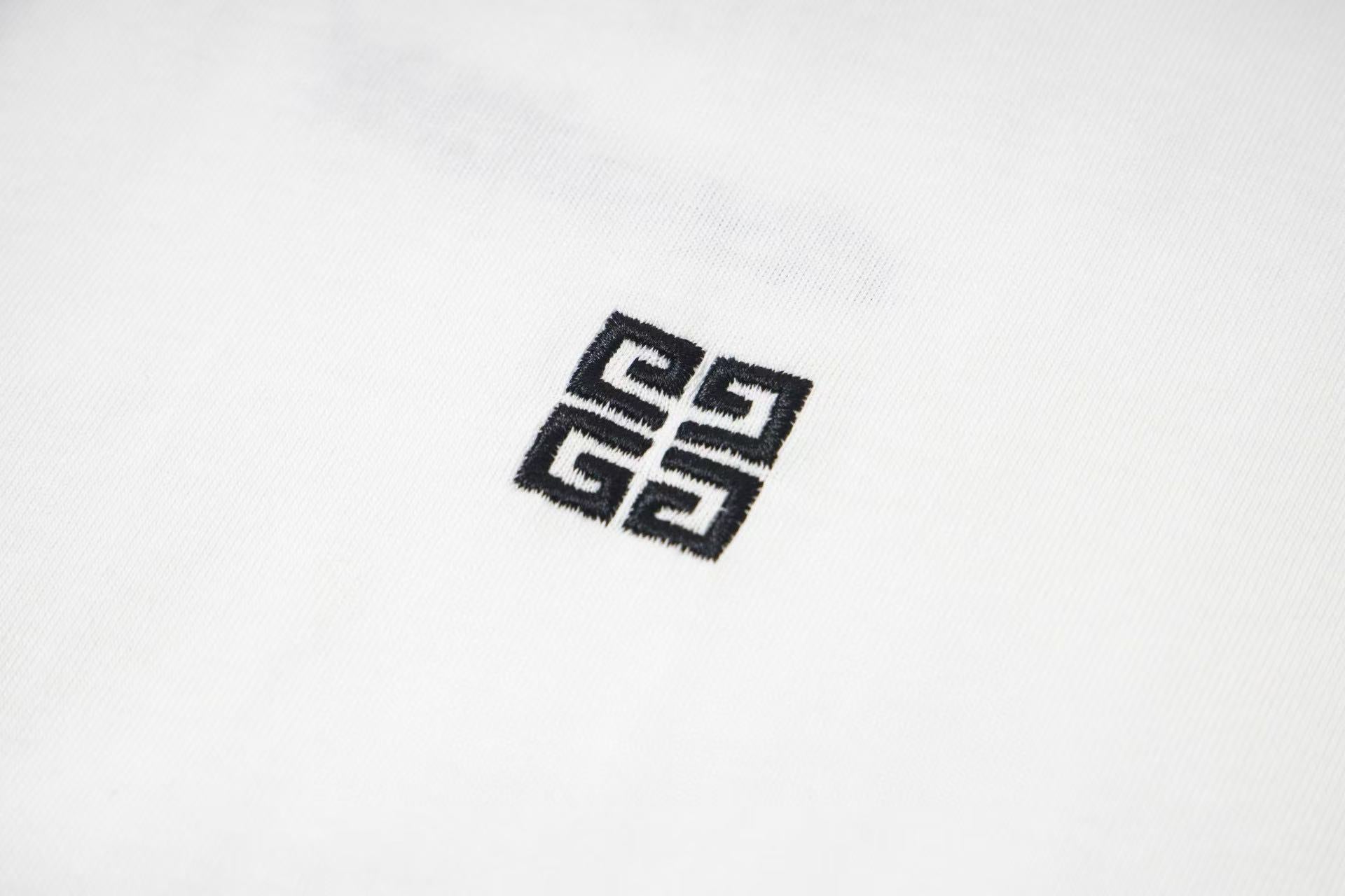 LuxluxHouse Best Quality Clothes Givenchy T-shirt