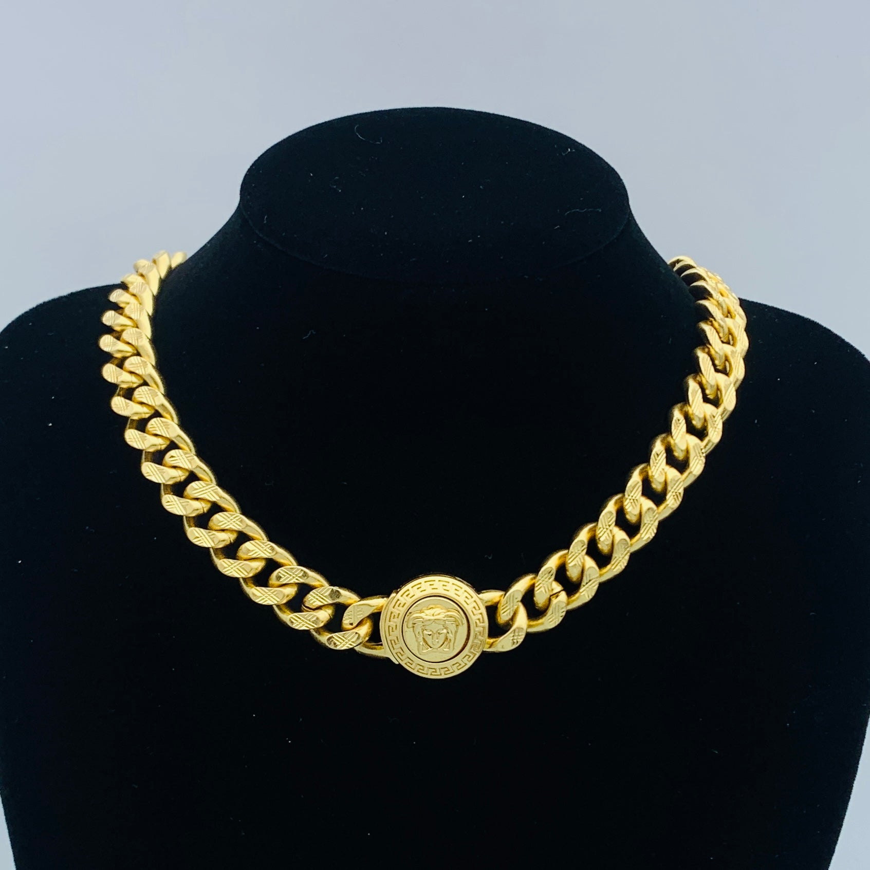 LuxluxHouse Low Price And High Quality Accessories Versace
