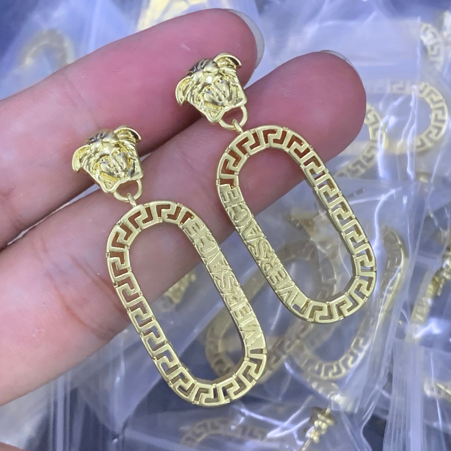LuxluxHouse Low Price And High Quality Accessories Versace