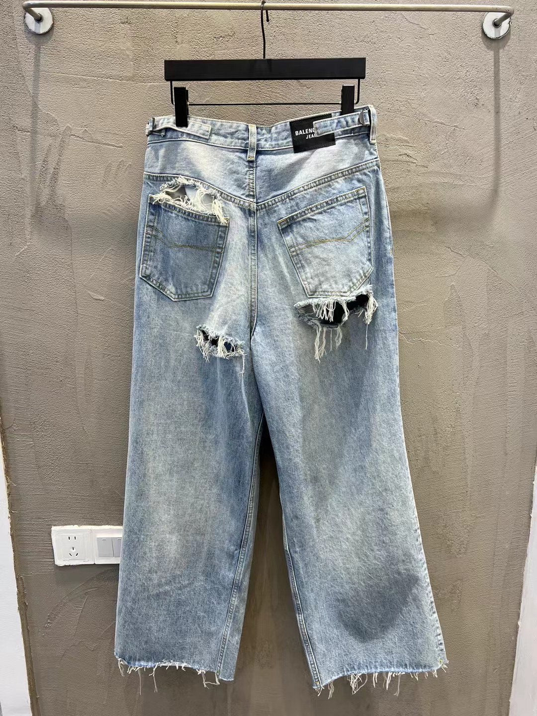 LuxluxHouse Best Quality Clothes Balenciaga Pants