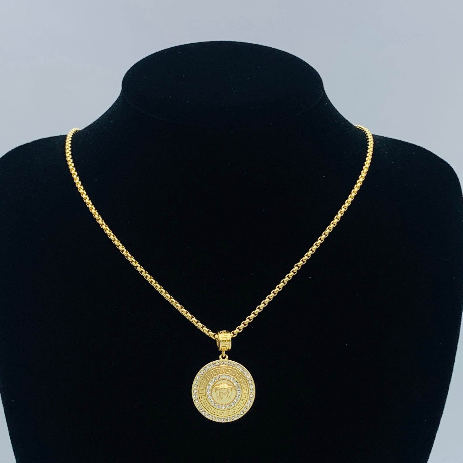 LuxluxHouse Low Price And High Quality Accessories Versace