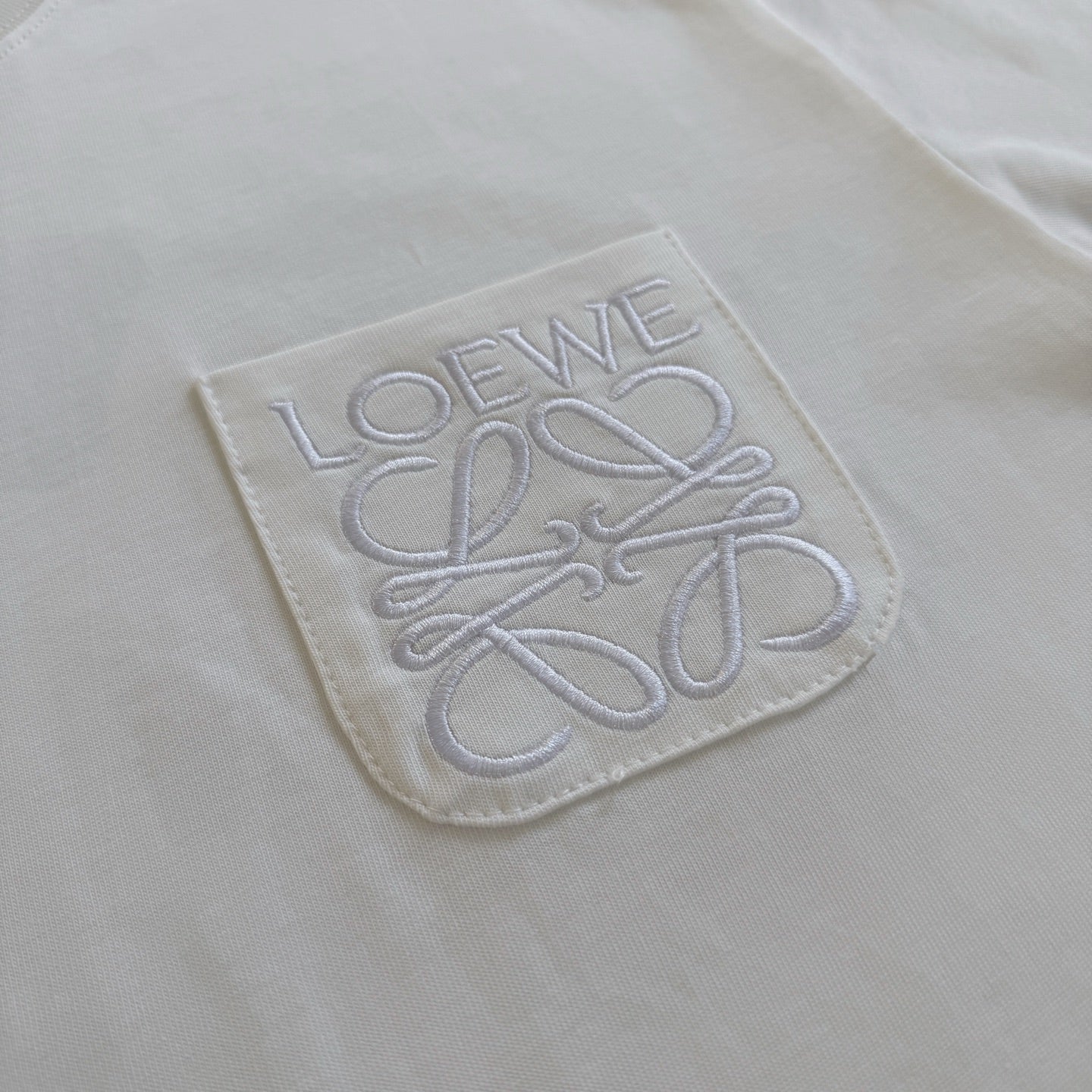 LuxluxHouse Best Quality Clothes T-shirt Loewe