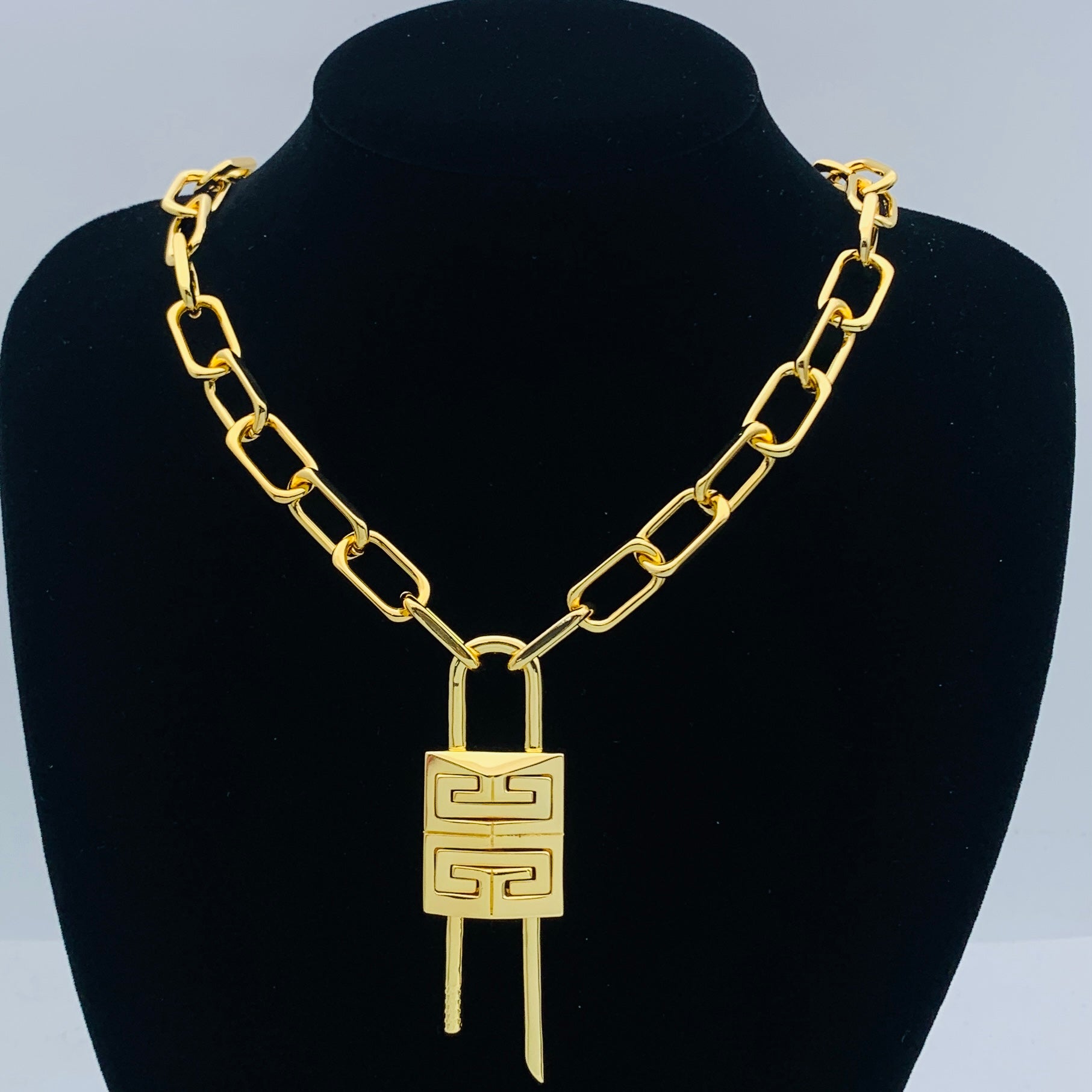 LuxluxHouse Low Price And High Quality Accessories Givenchy