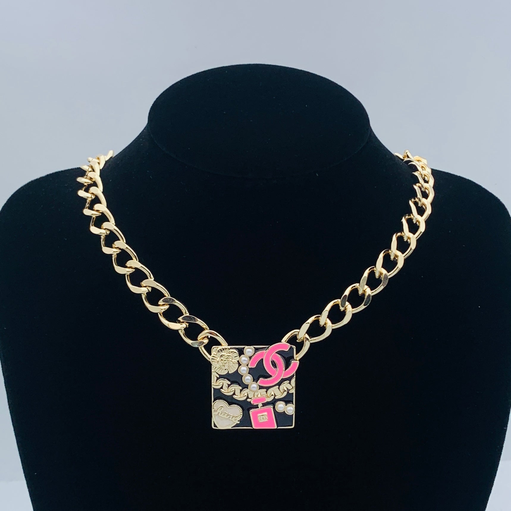 LuxluxHouse Low Price And High Quality Accessories Chanel