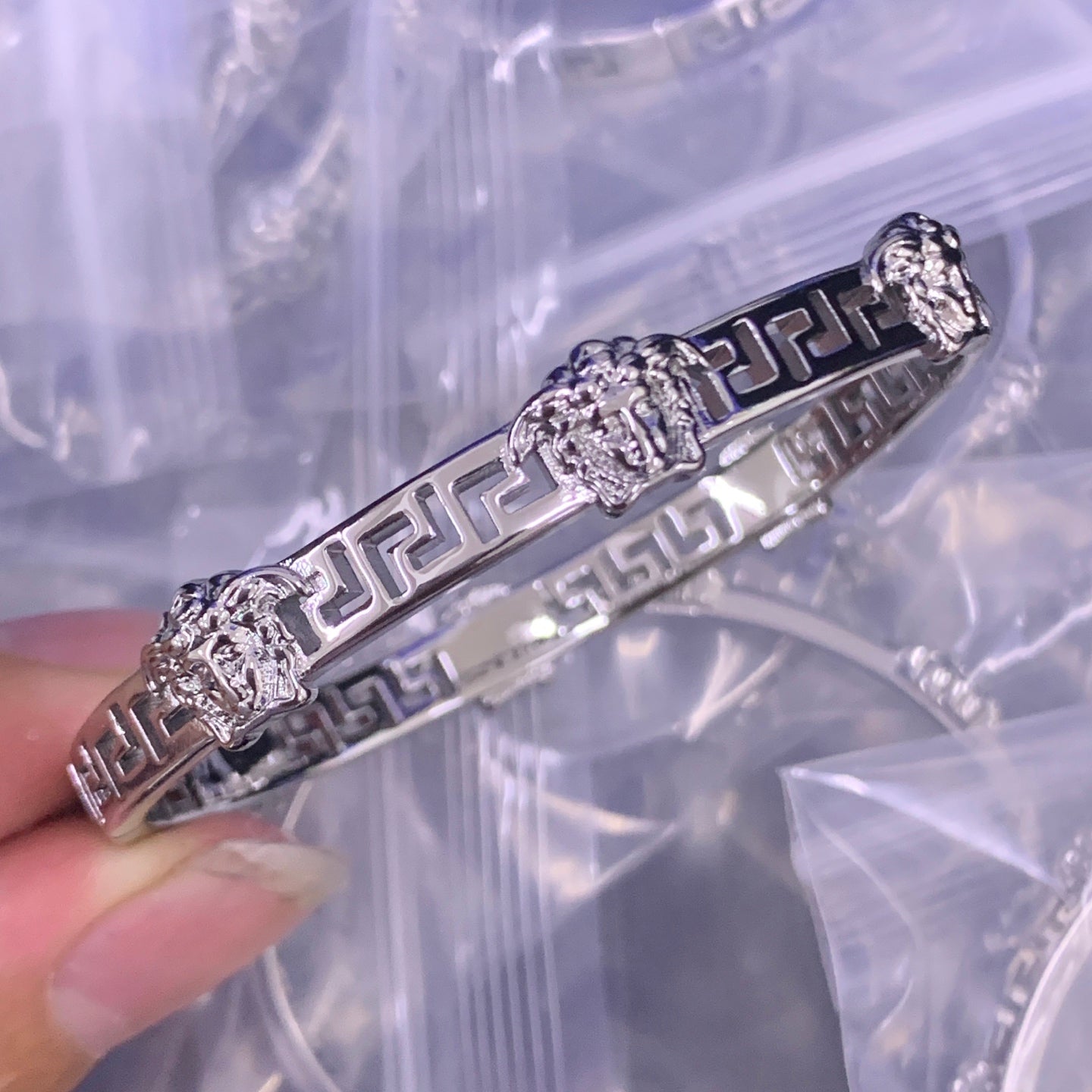 LuxluxHouse Low Price And High Quality Accessories Versace