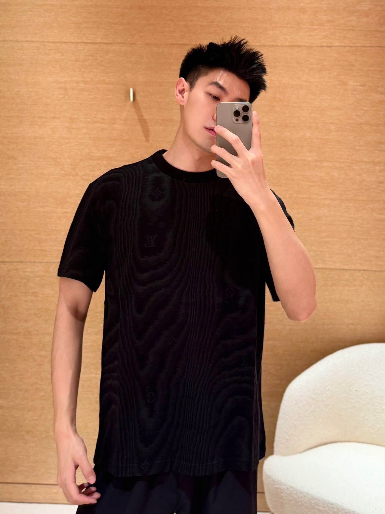 LuxluxHouse Best Quality Clothes T-shirt Louis Vuitton